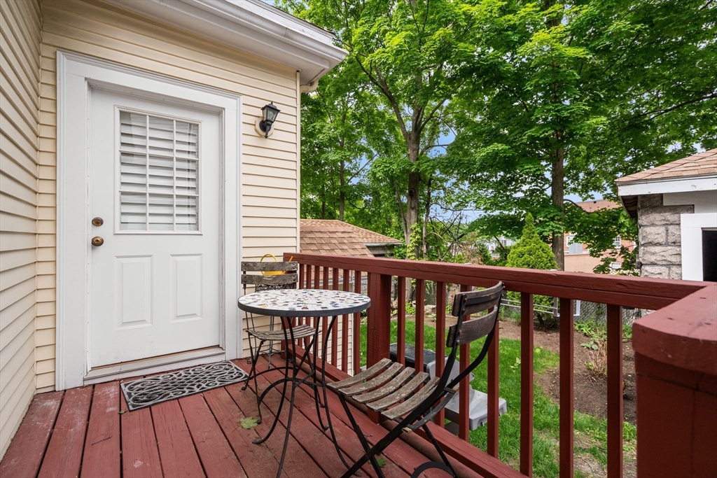 10-12 Richardson Ave # 2