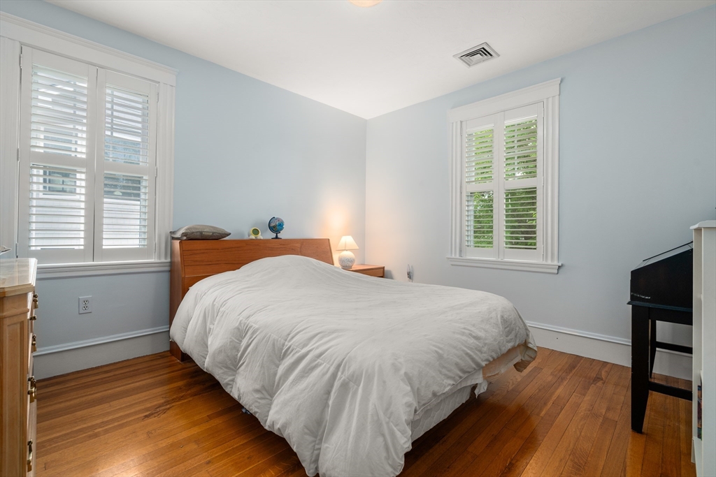 10-12 Richardson Ave # 2