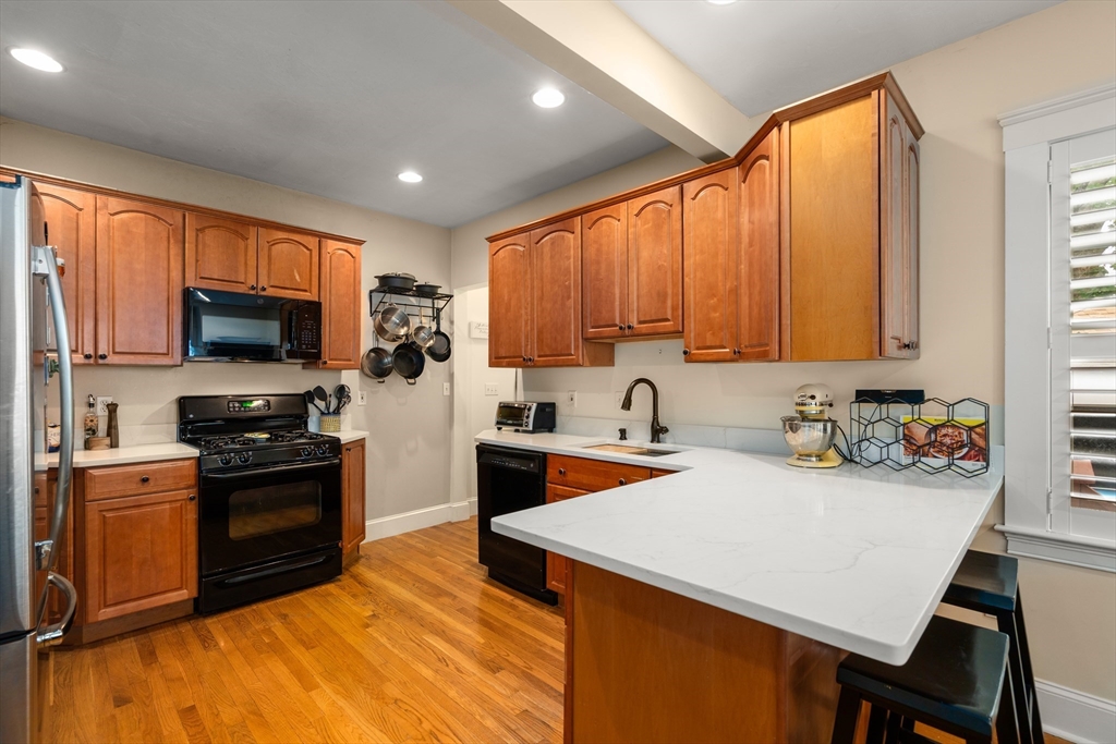 10-12 Richardson Ave # 2