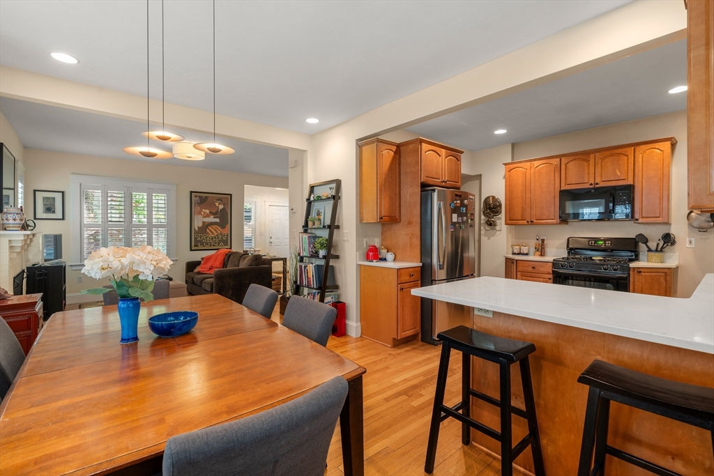 10-12 Richardson Ave # 2