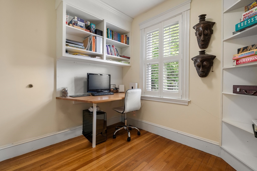 10-12 Richardson Ave # 2