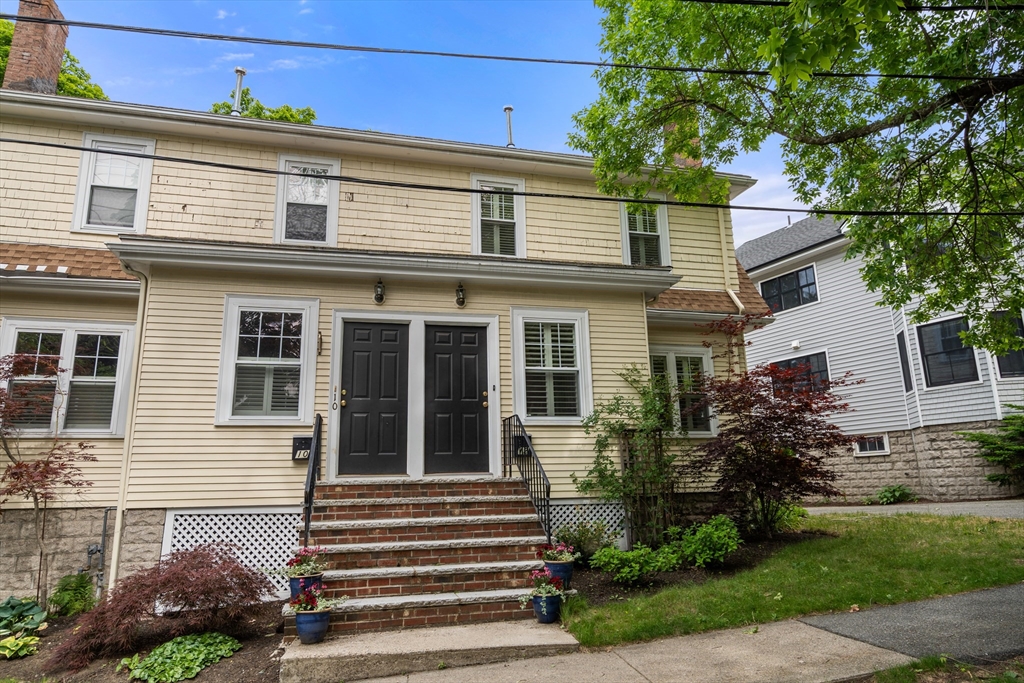 10-12 Richardson Ave # 2