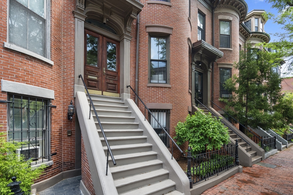 85 Dartmouth St # 2