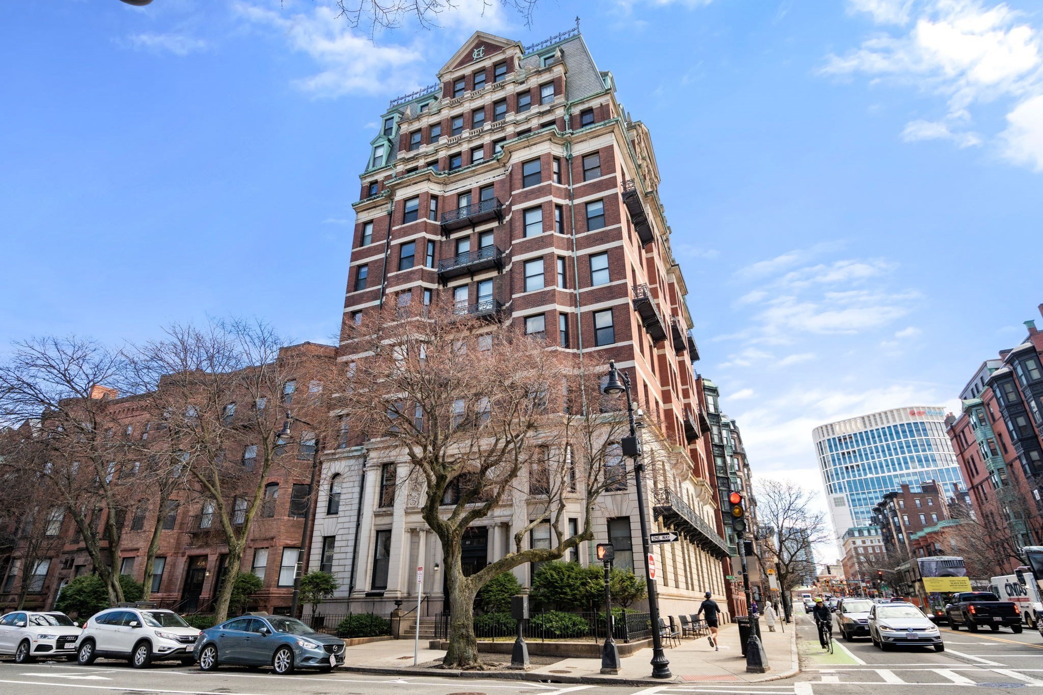 483 Beacon Street Unit: PH4A