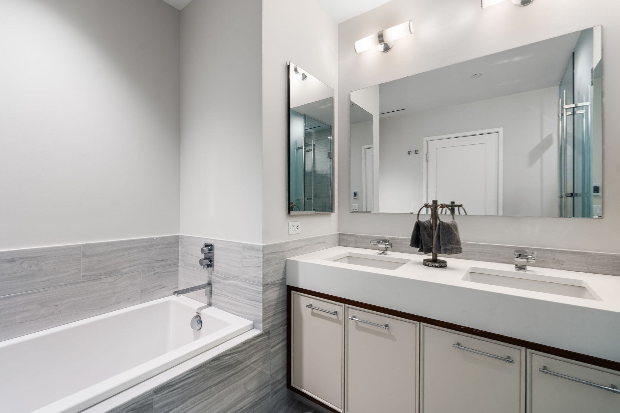 1 Dalton St # 4703