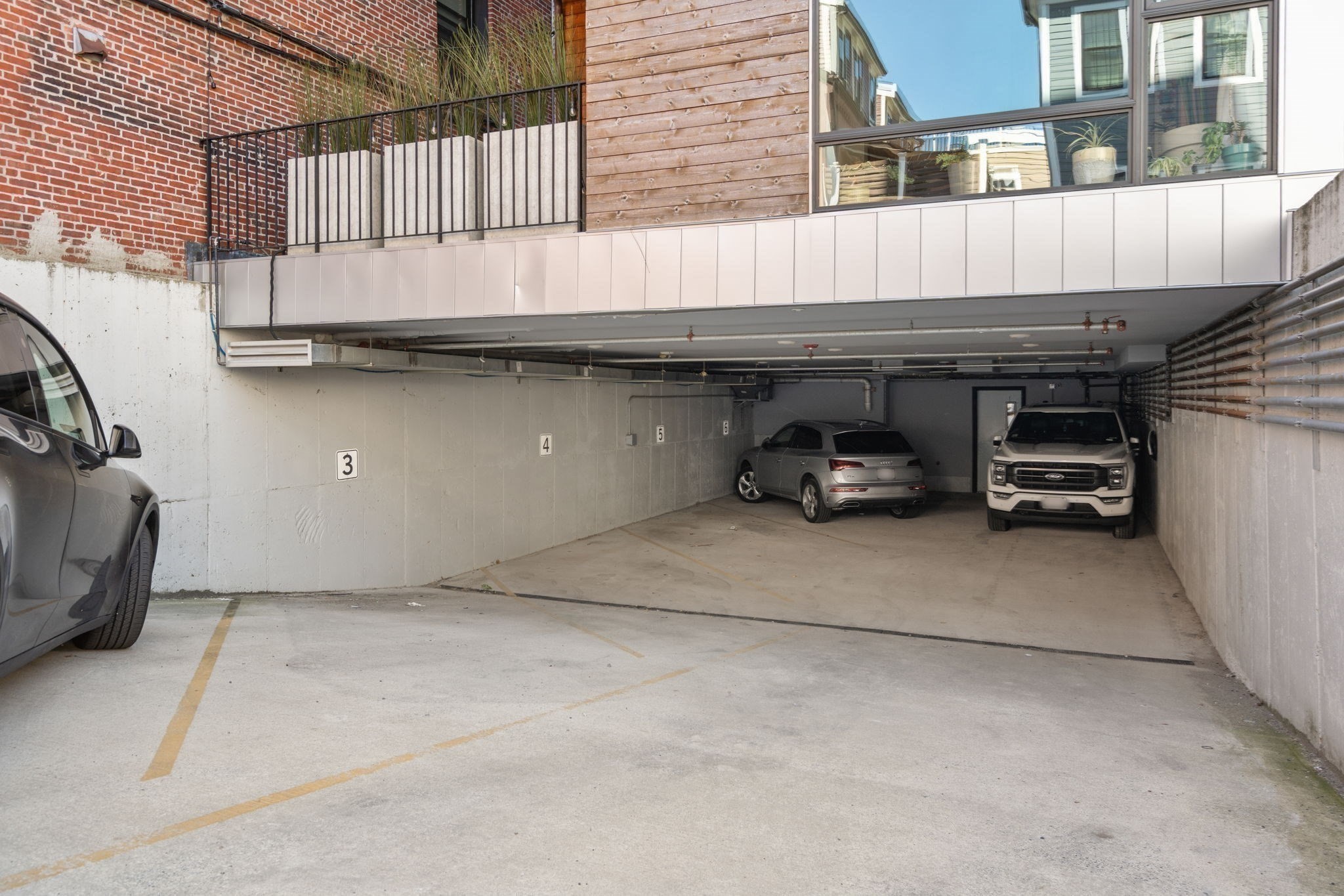 362-364 W Broadway # 5