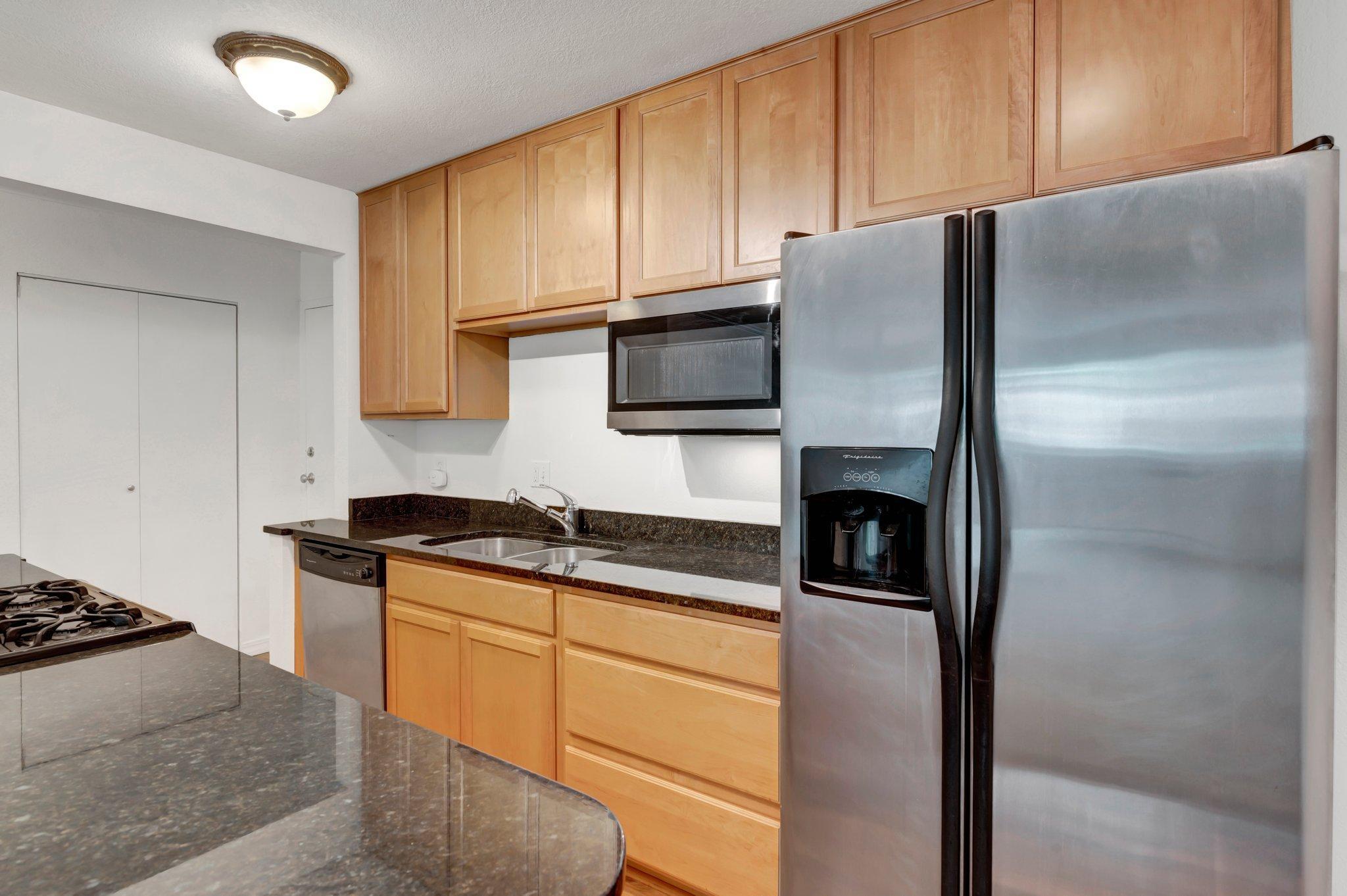 3120 Hennepin Avenue Unit: 207