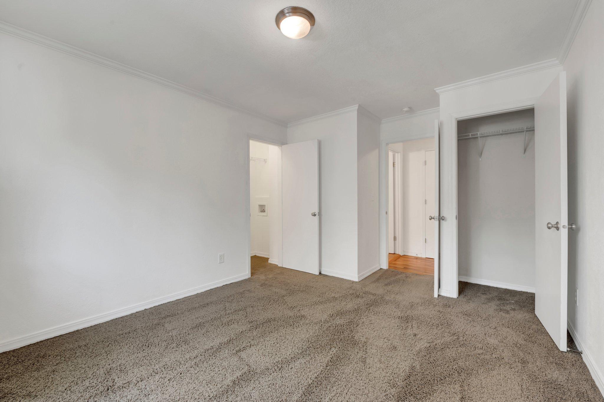 3120 Hennepin Avenue Unit: 207