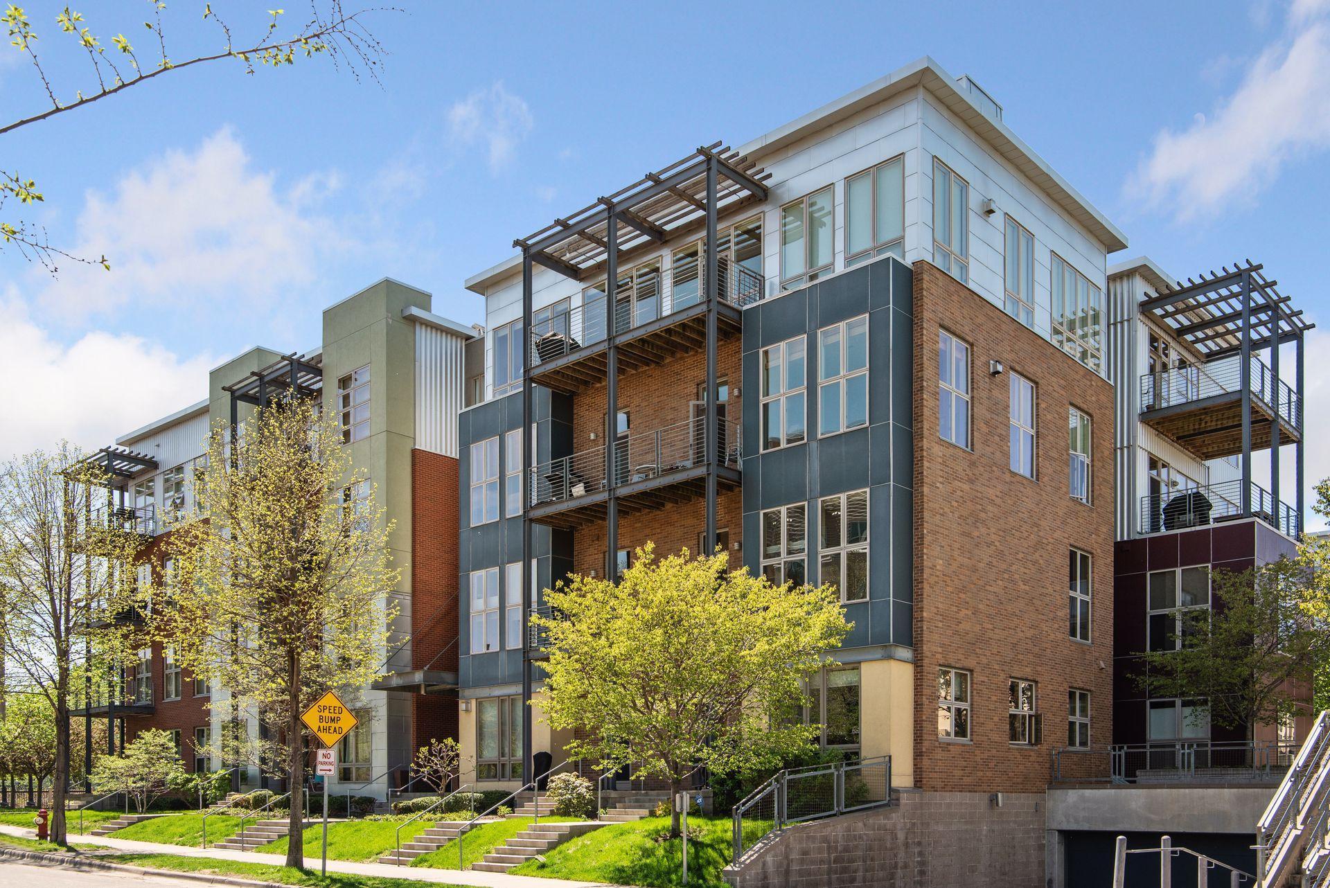 2845 Colfax Avenue S Unit: W304