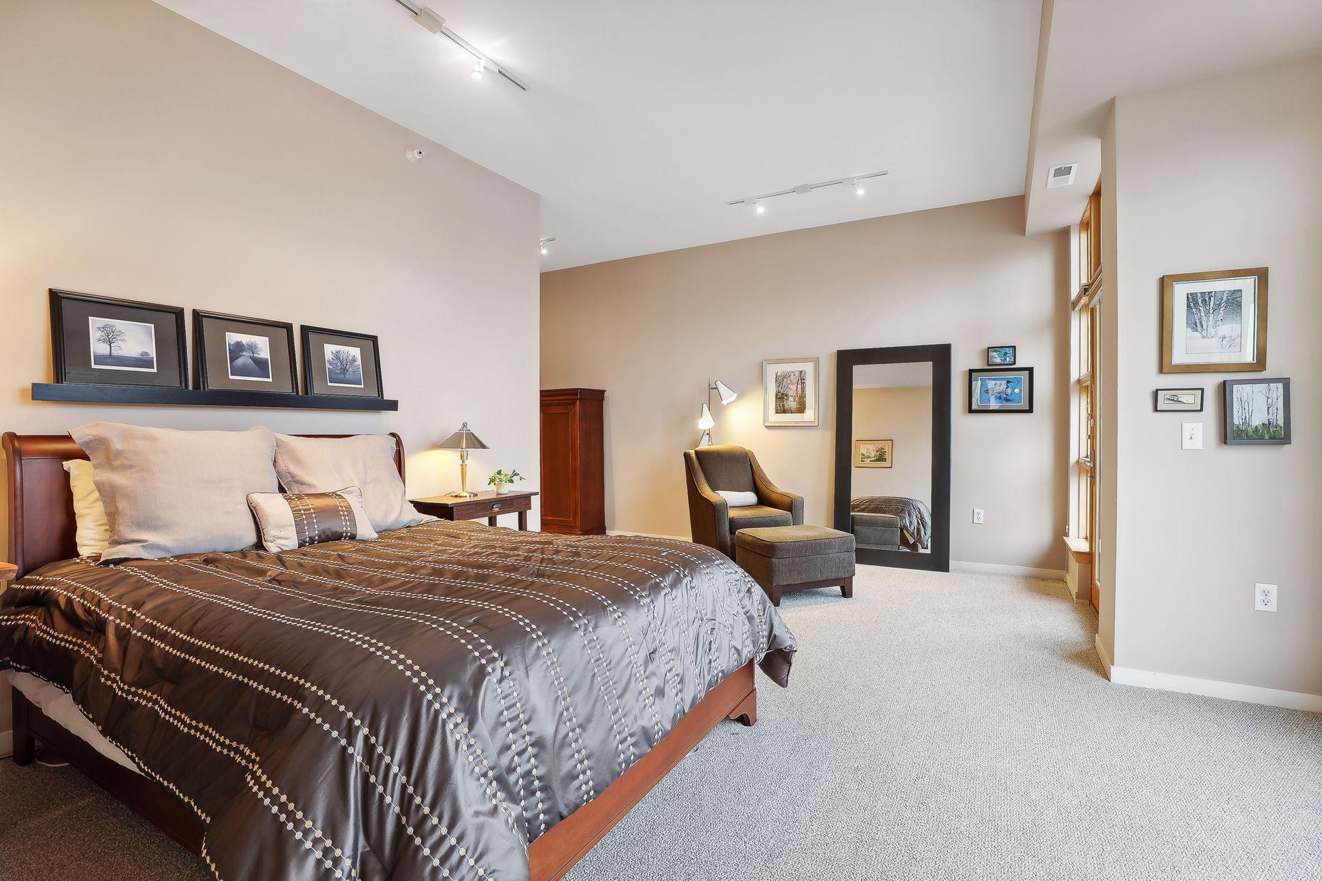 2845 Colfax Avenue S Unit: W304