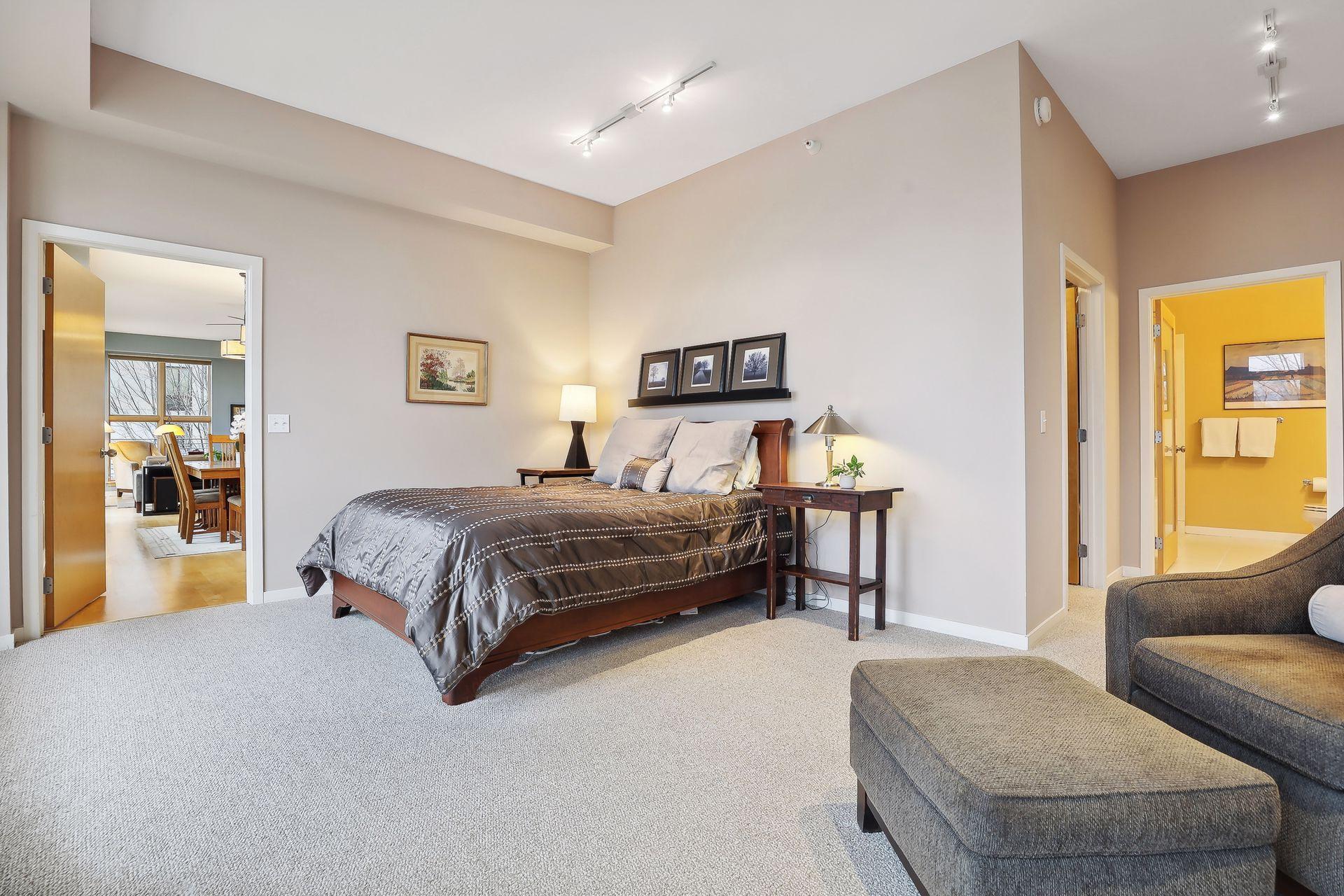 2845 Colfax Avenue S Unit: W304