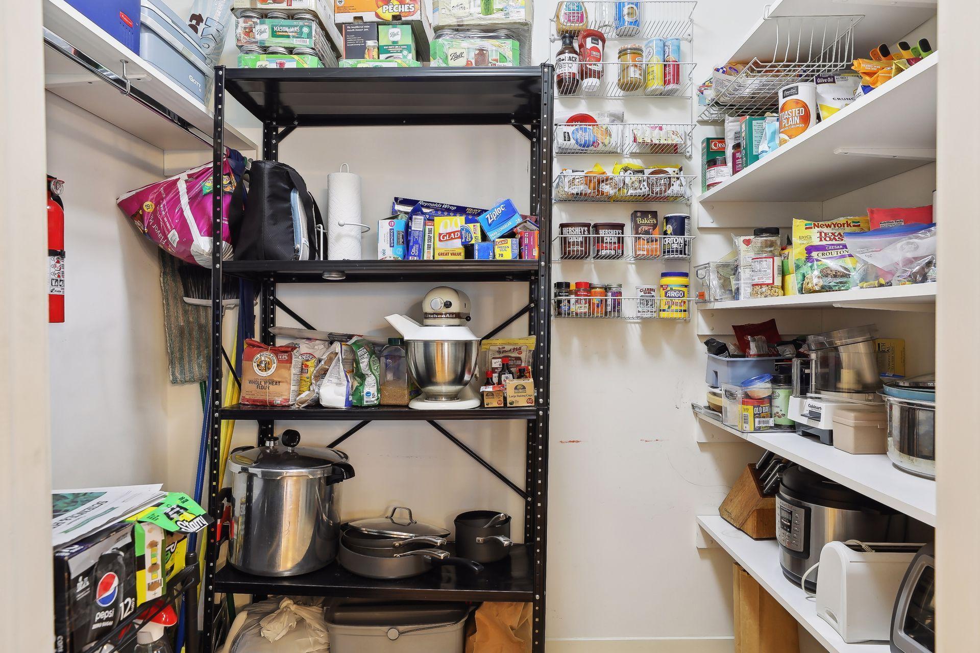 2845 Colfax Avenue S Unit: W304