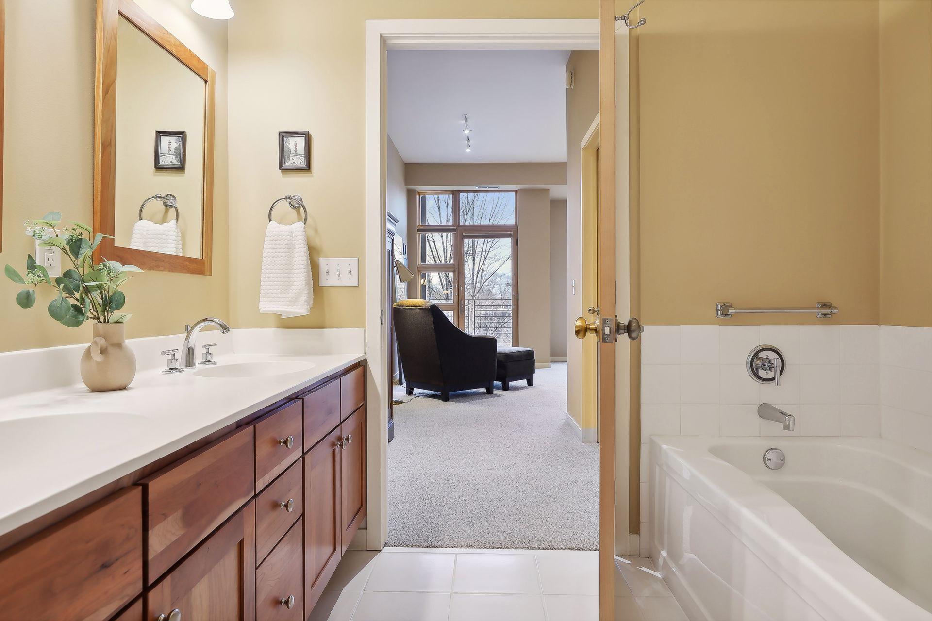 2845 Colfax Avenue S Unit: W304