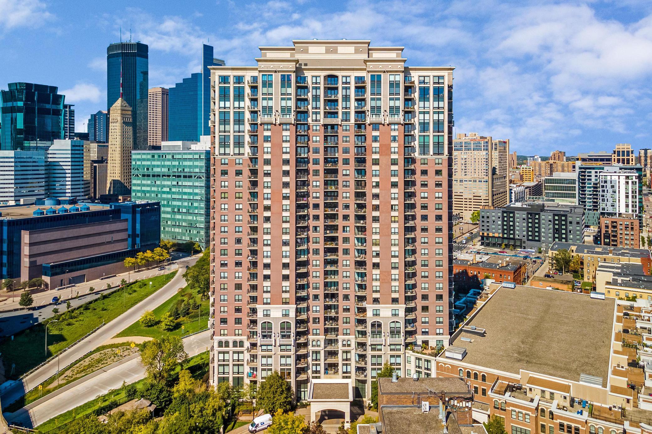 500 E Grant Street Unit: 1701