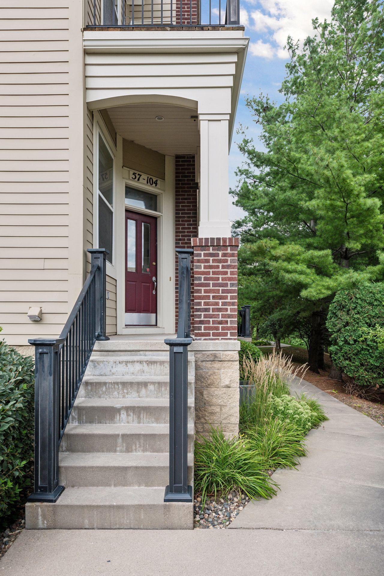 57 4th Avenue N Unit: 104