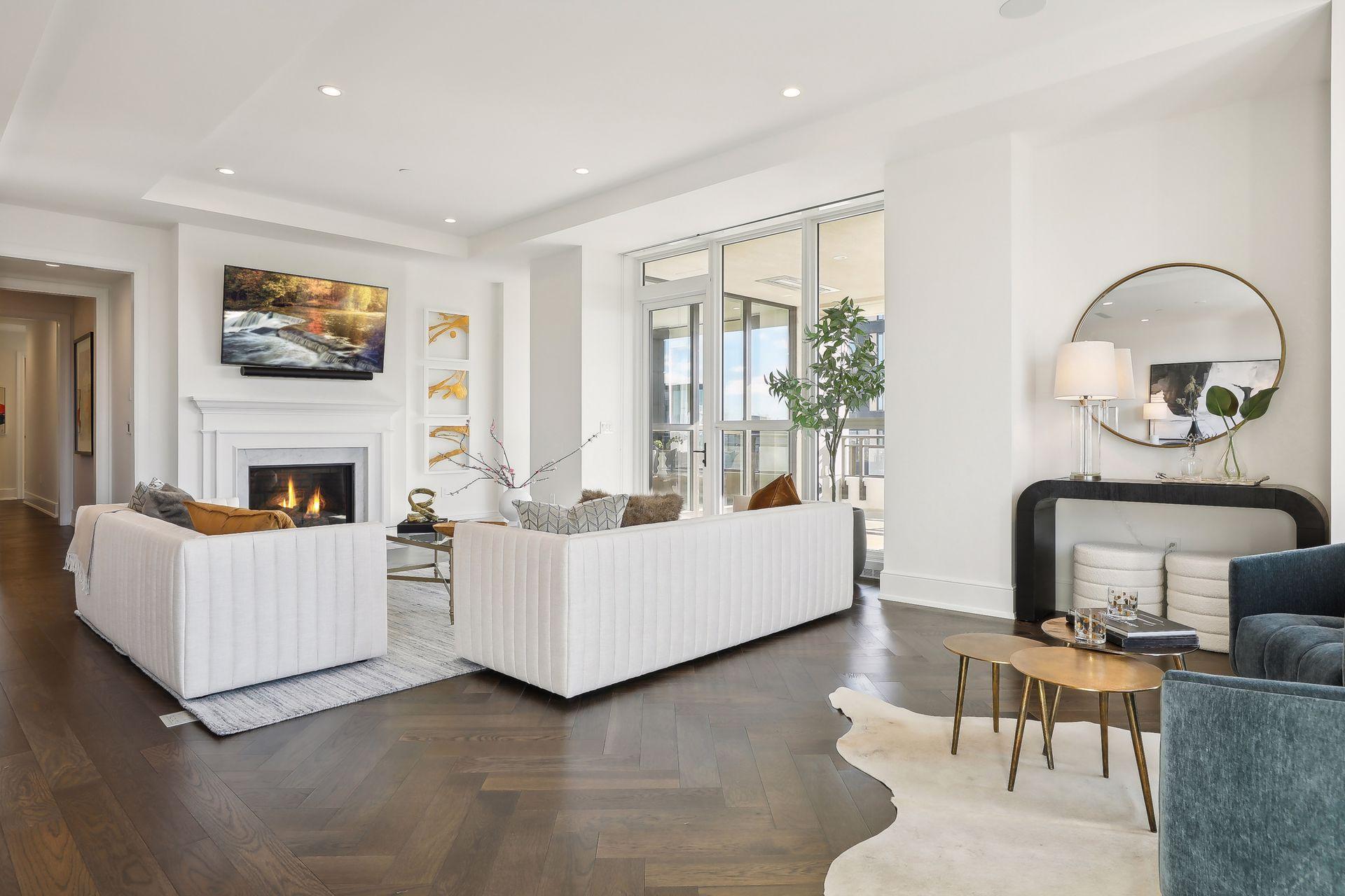 1111 W River Parkway Unit: 12C