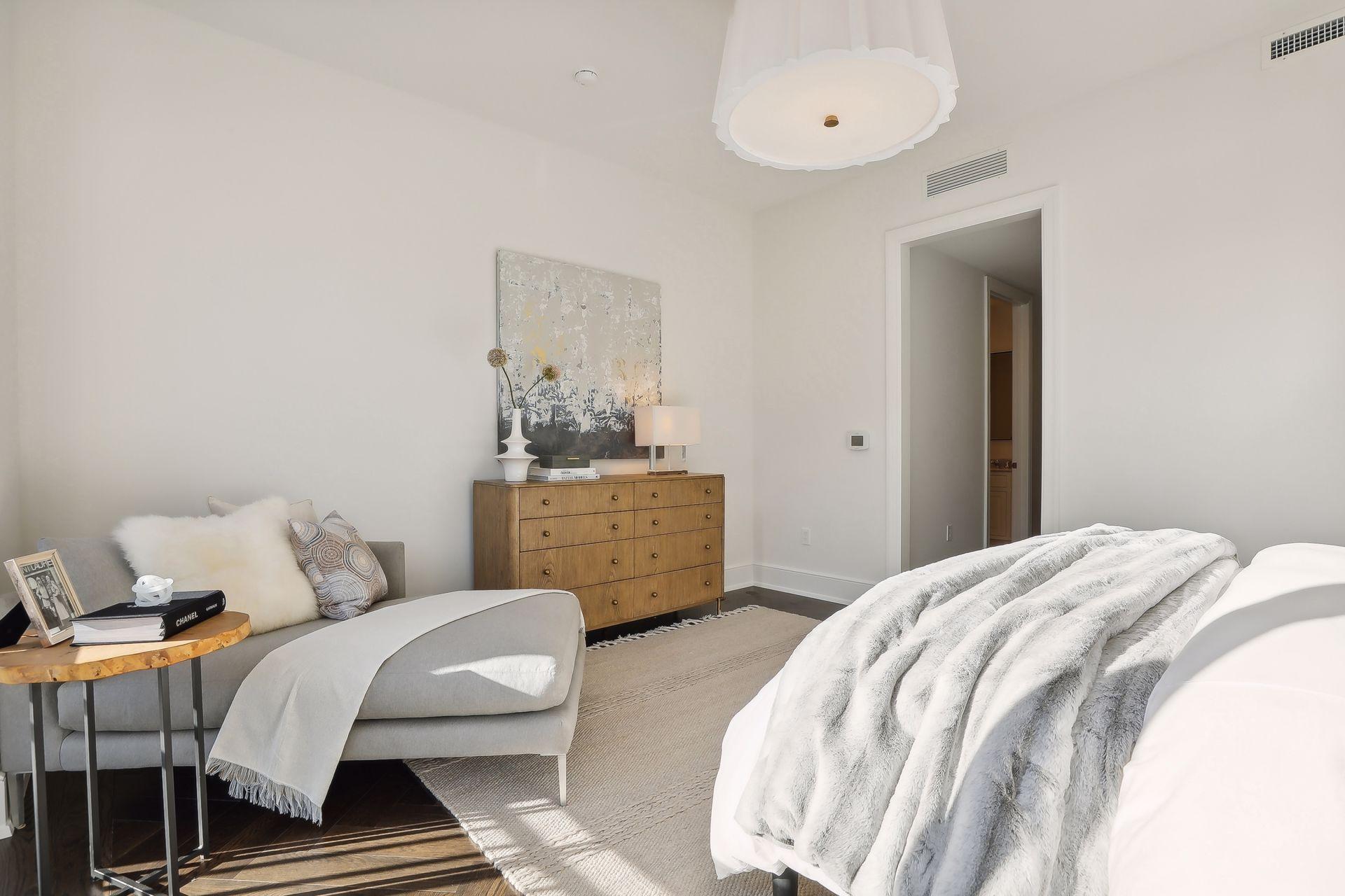 1111 W River Parkway Unit: 12C