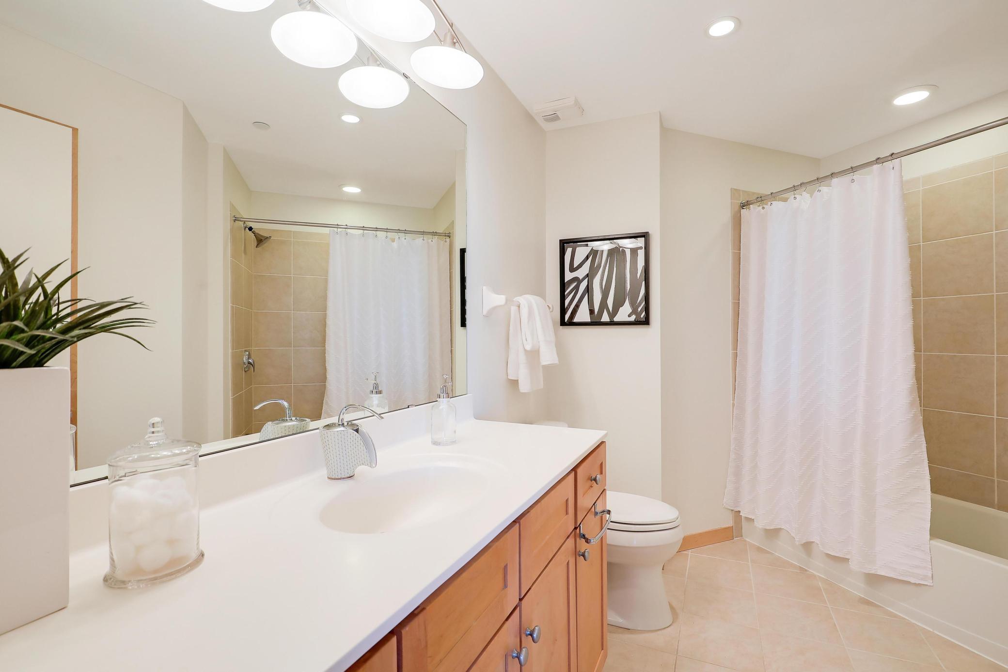 500 E Grant Street Unit: 1302