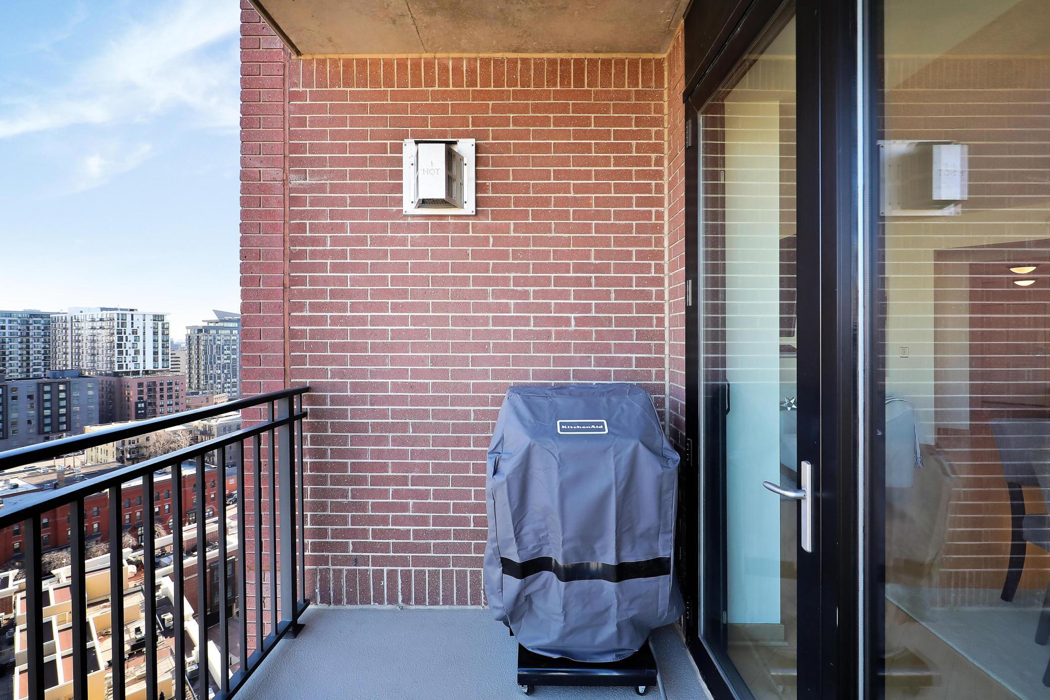 500 E Grant Street Unit: 1302