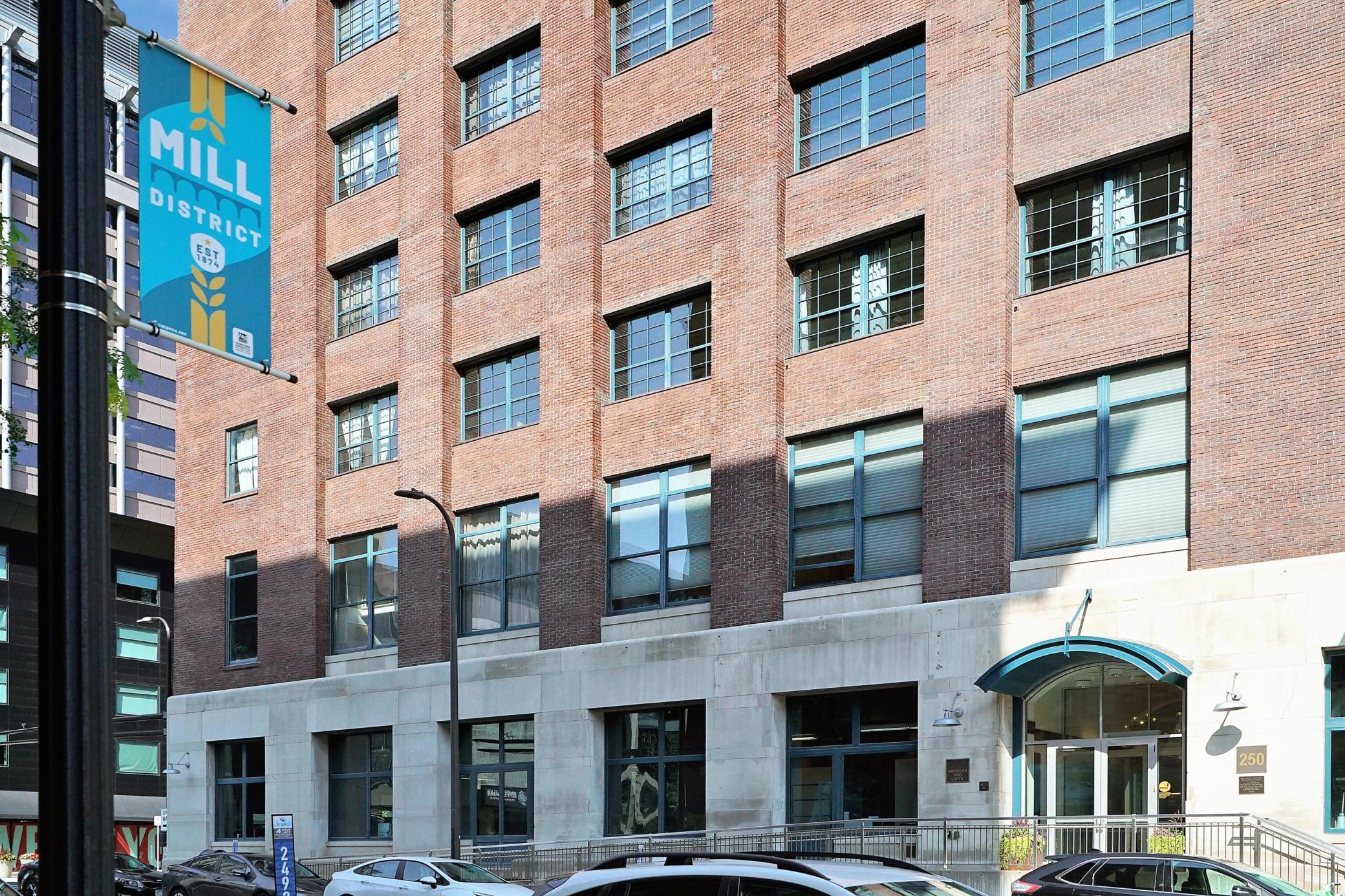 250 Park Avenue Unit: 305