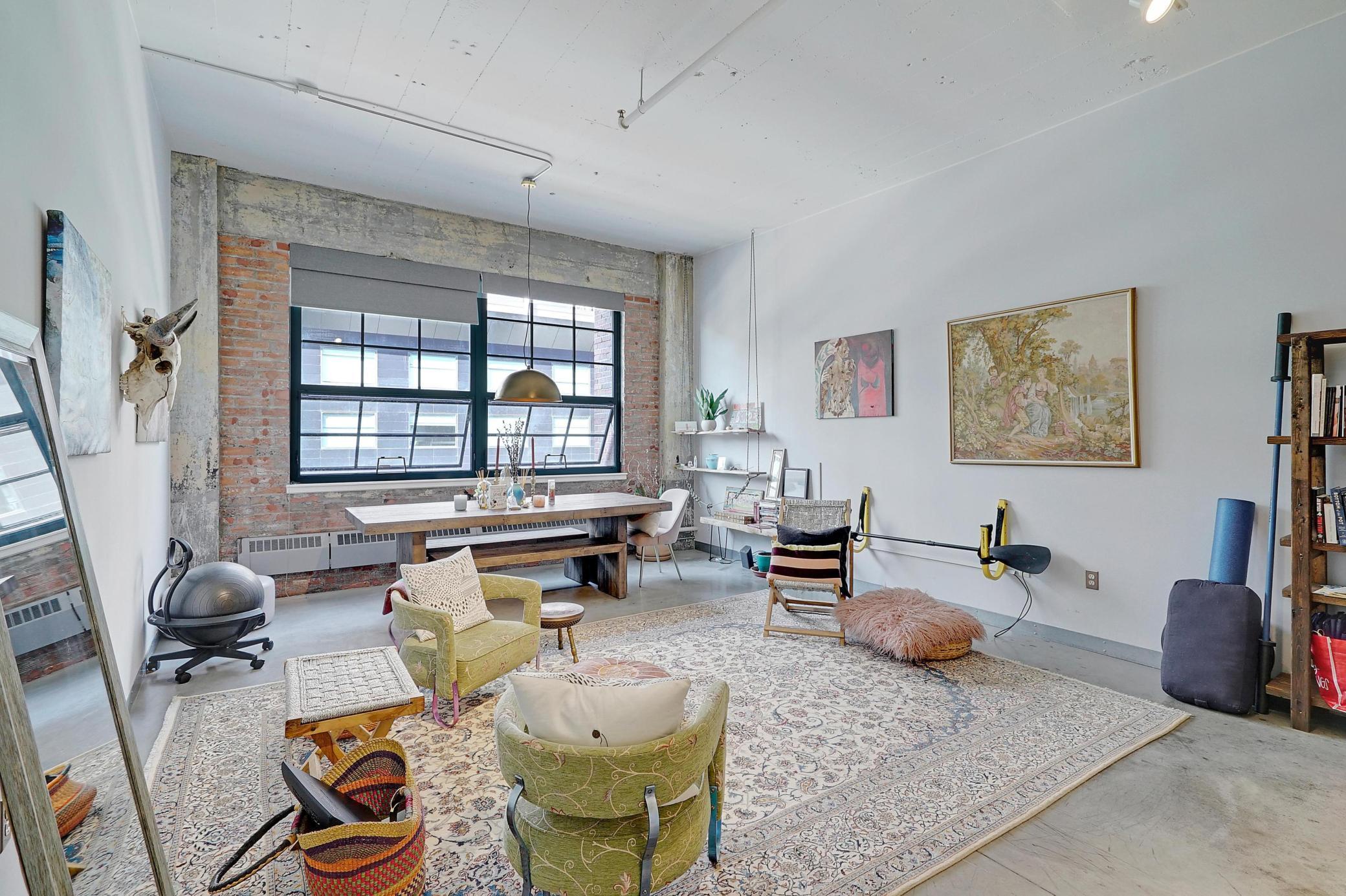 250 Park Avenue Unit: 305