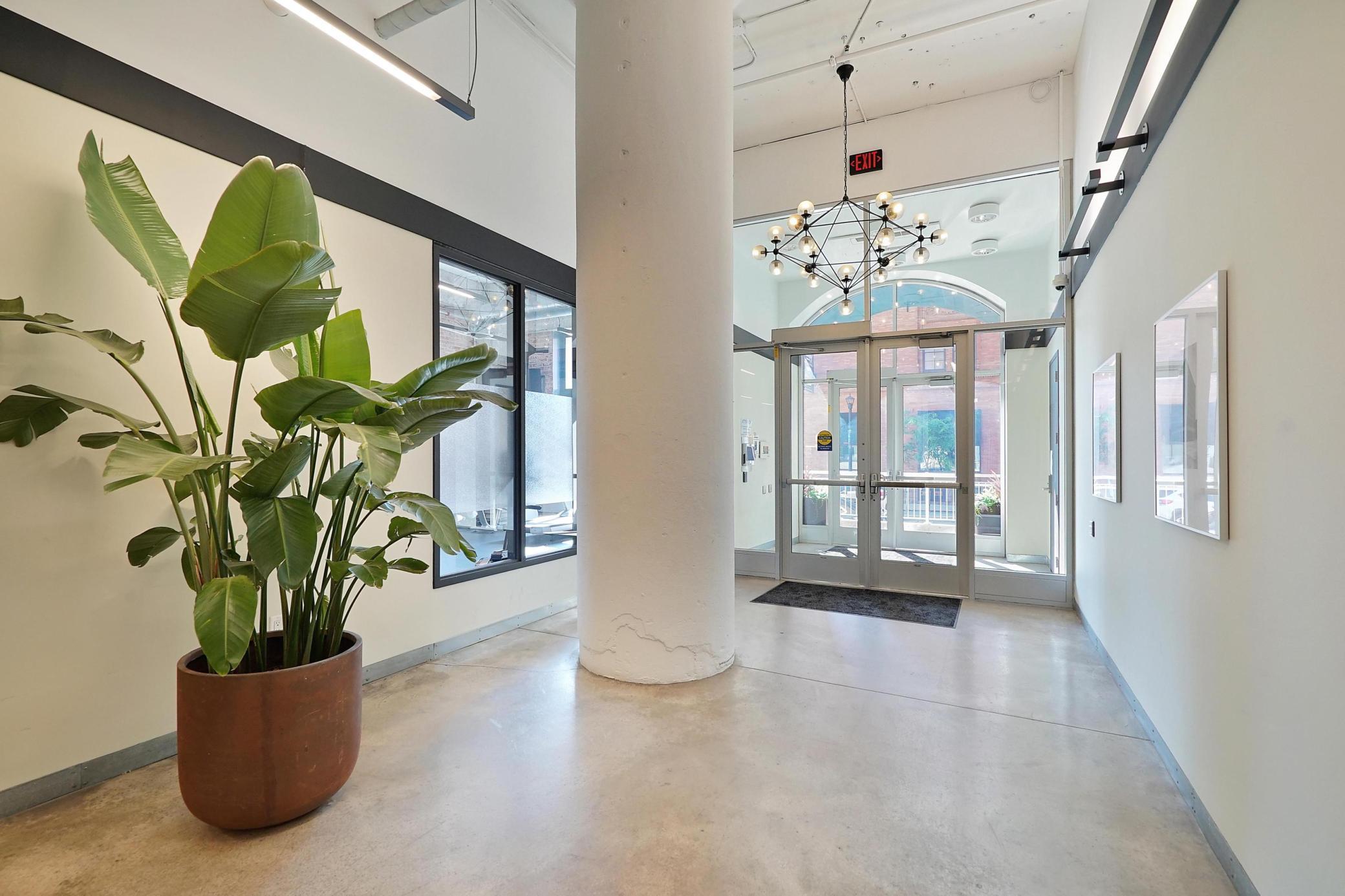 250 Park Avenue Unit: 305