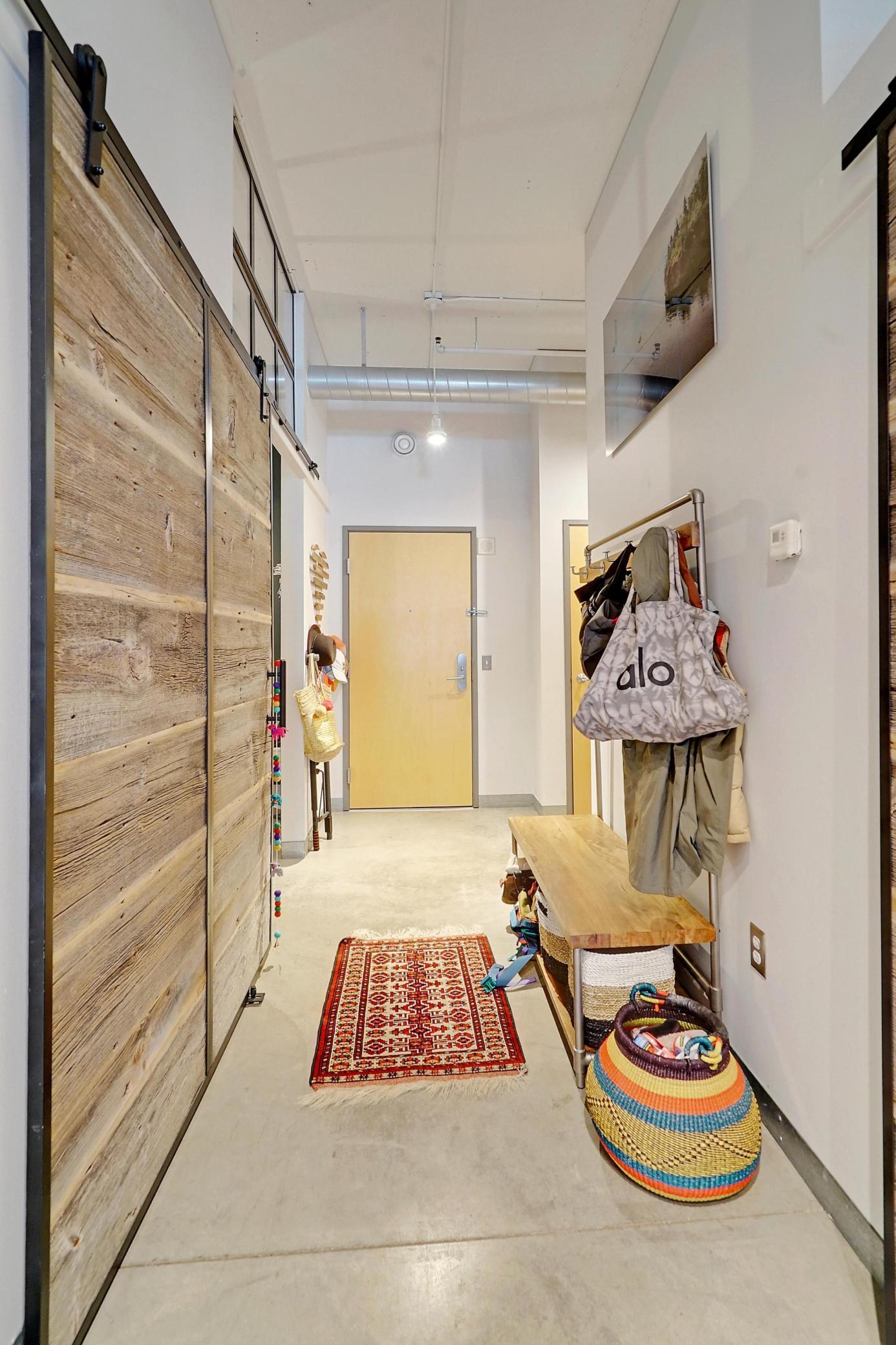 250 Park Avenue Unit: 305