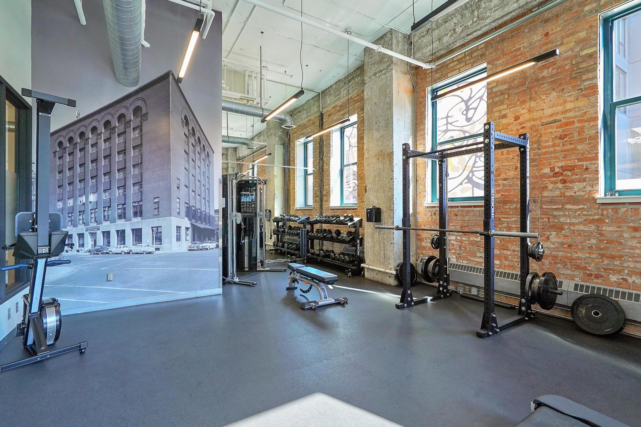 250 Park Avenue Unit: 305