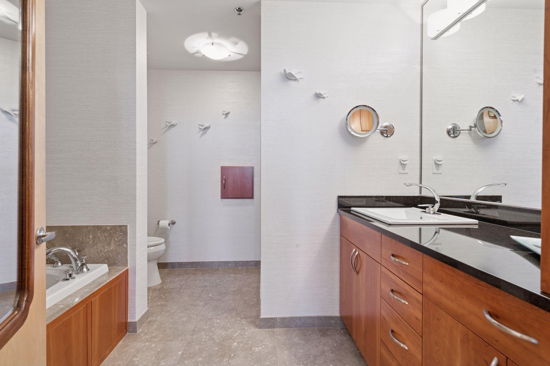 215 10th Avenue S Unit: 812
