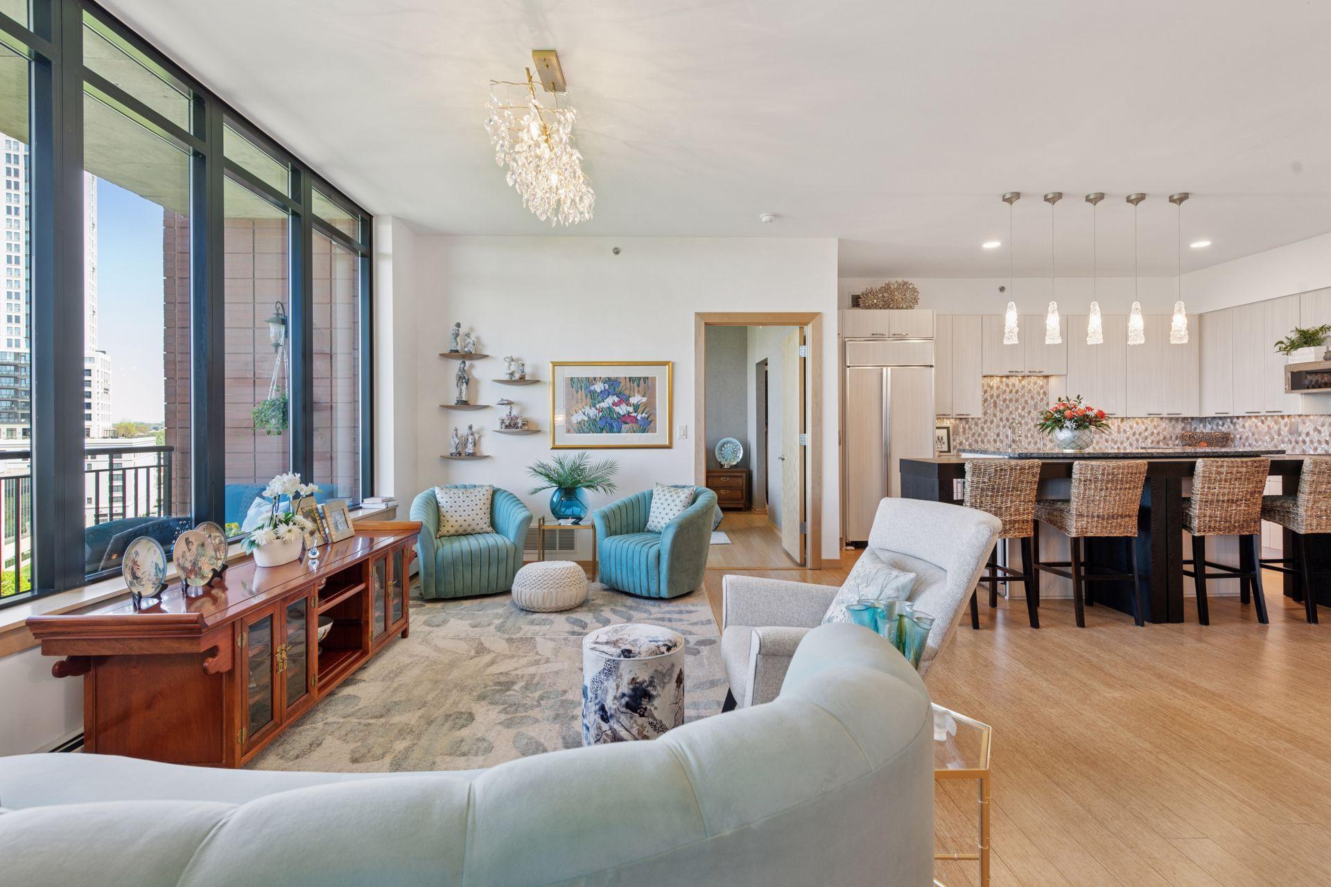 215 10th Avenue S Unit: 812