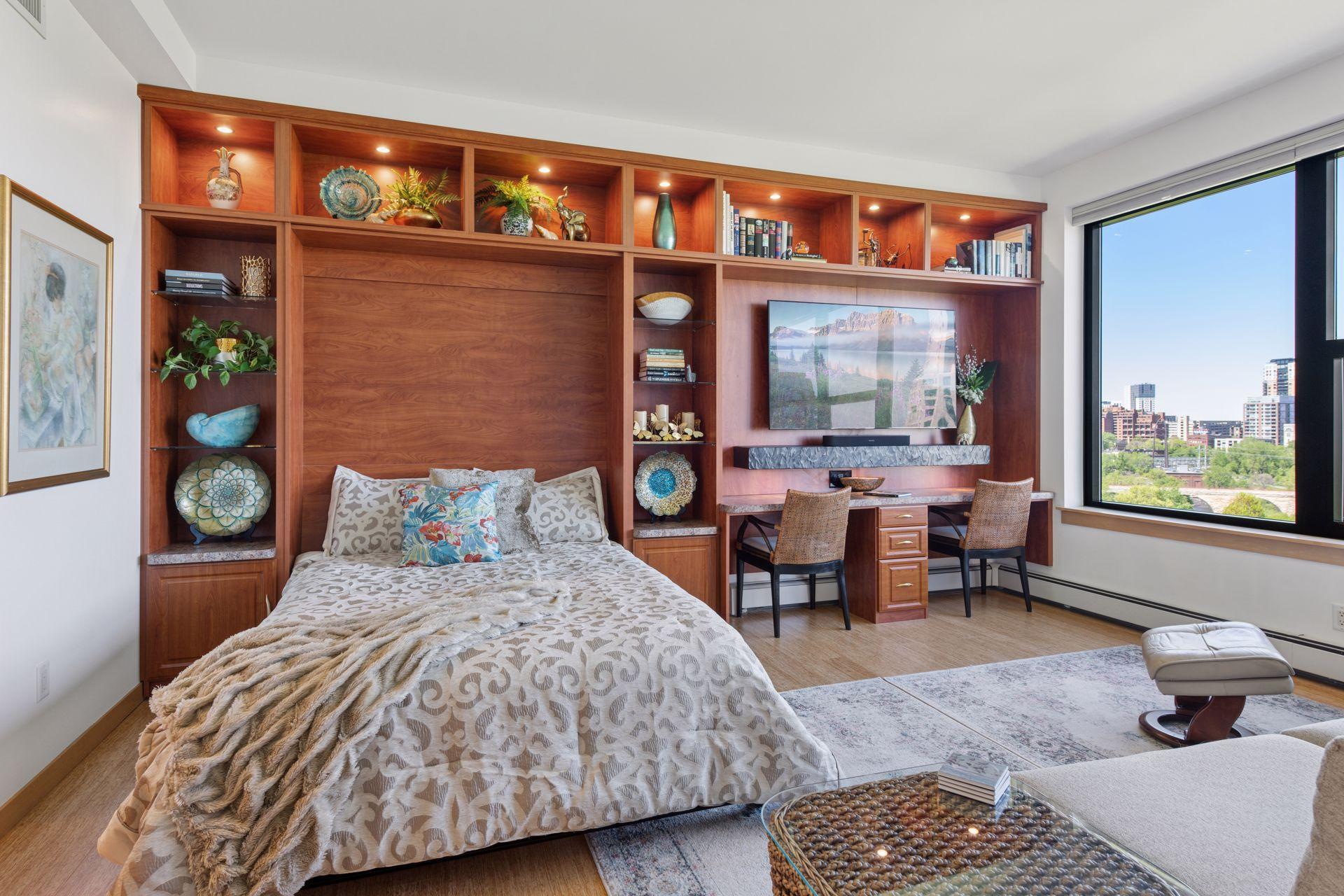 215 10th Avenue S Unit: 812