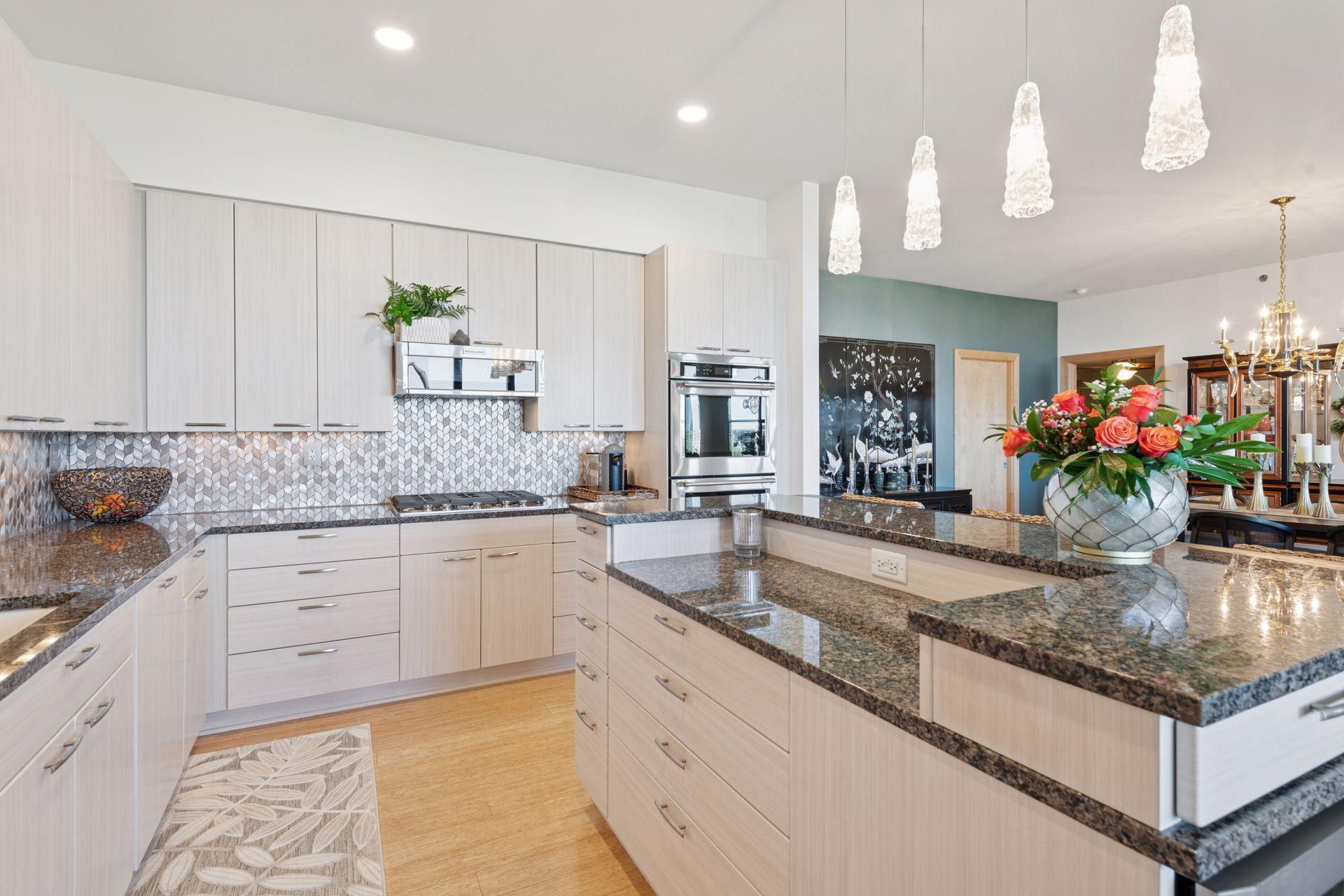 215 10th Avenue S Unit: 812