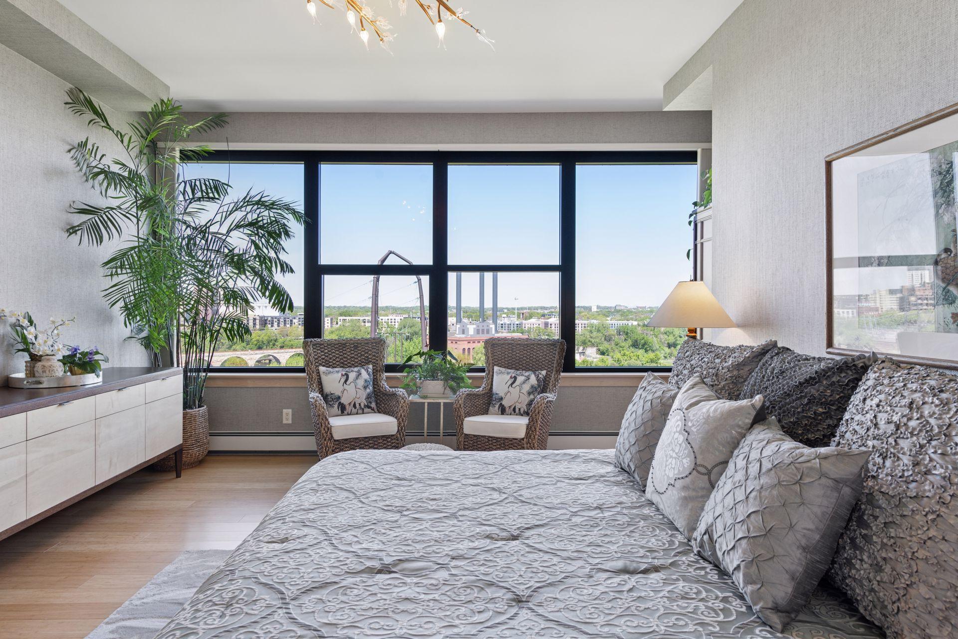 215 10th Avenue S Unit: 812