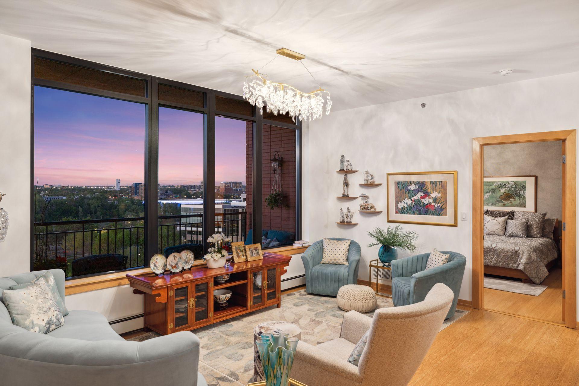 215 10th Avenue S Unit: 812
