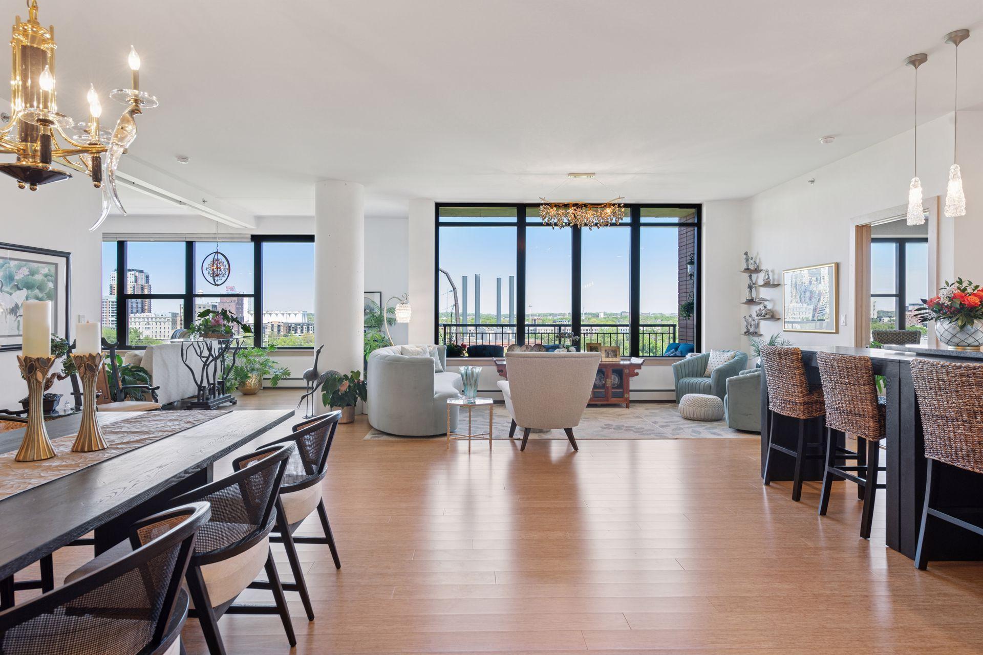 215 10th Avenue S Unit: 812