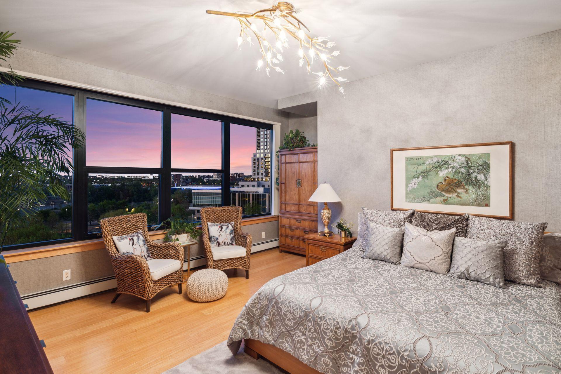 215 10th Avenue S Unit: 812