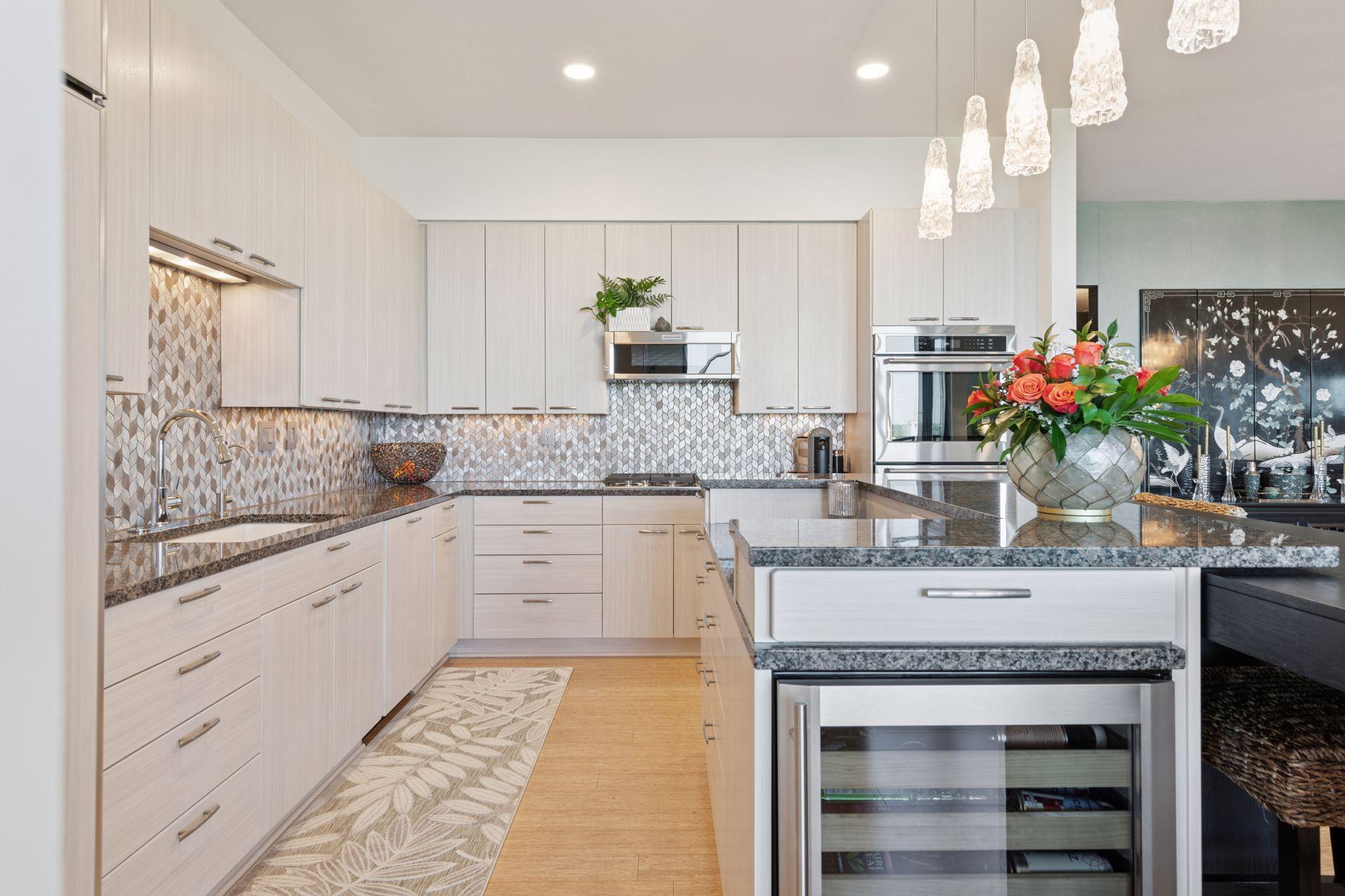 215 10th Avenue S Unit: 812