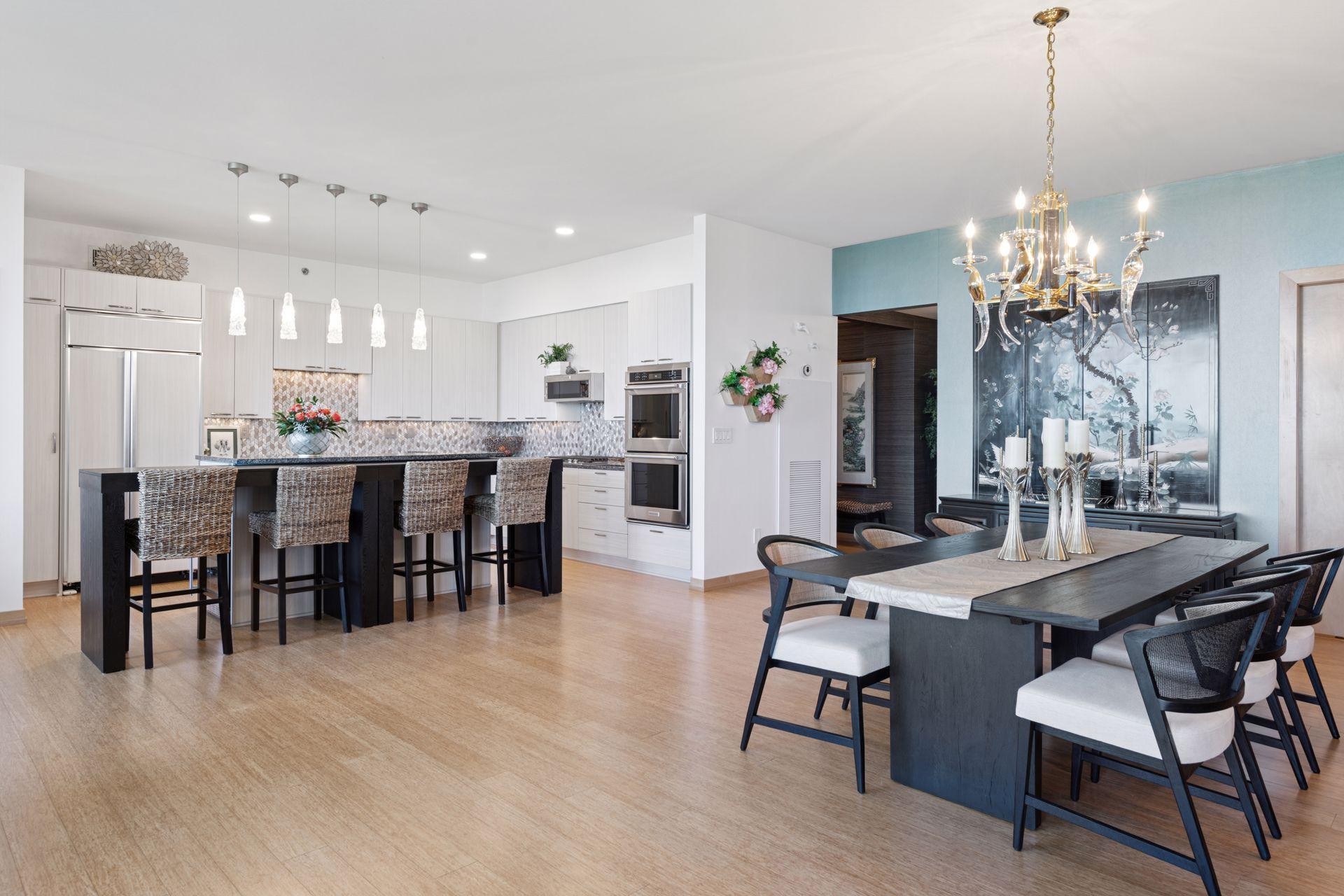 215 10th Avenue S Unit: 812