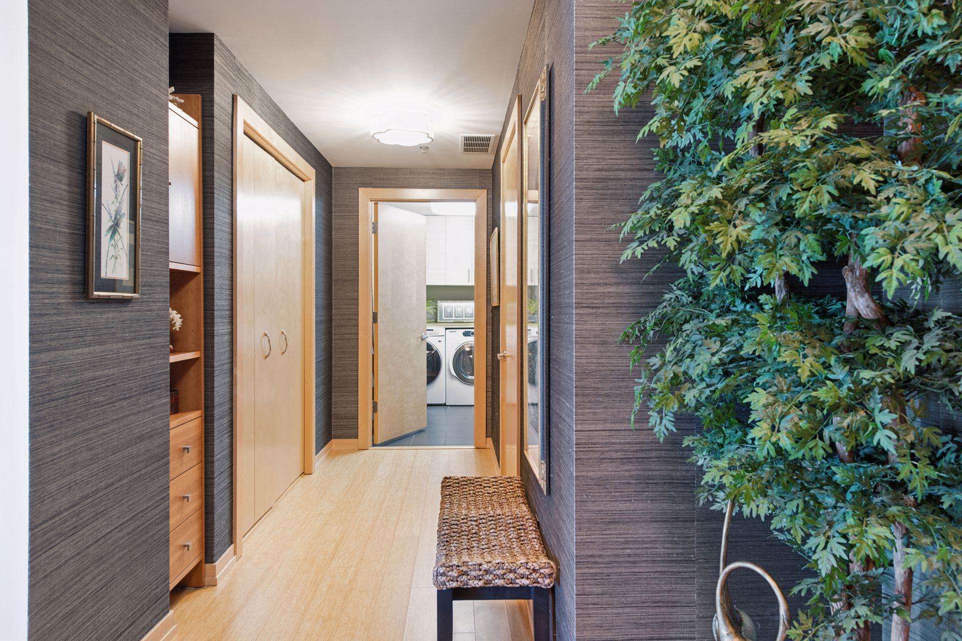 215 10th Avenue S Unit: 812
