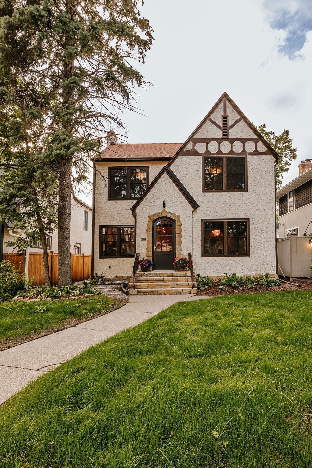 2137 Wellesley Avenue