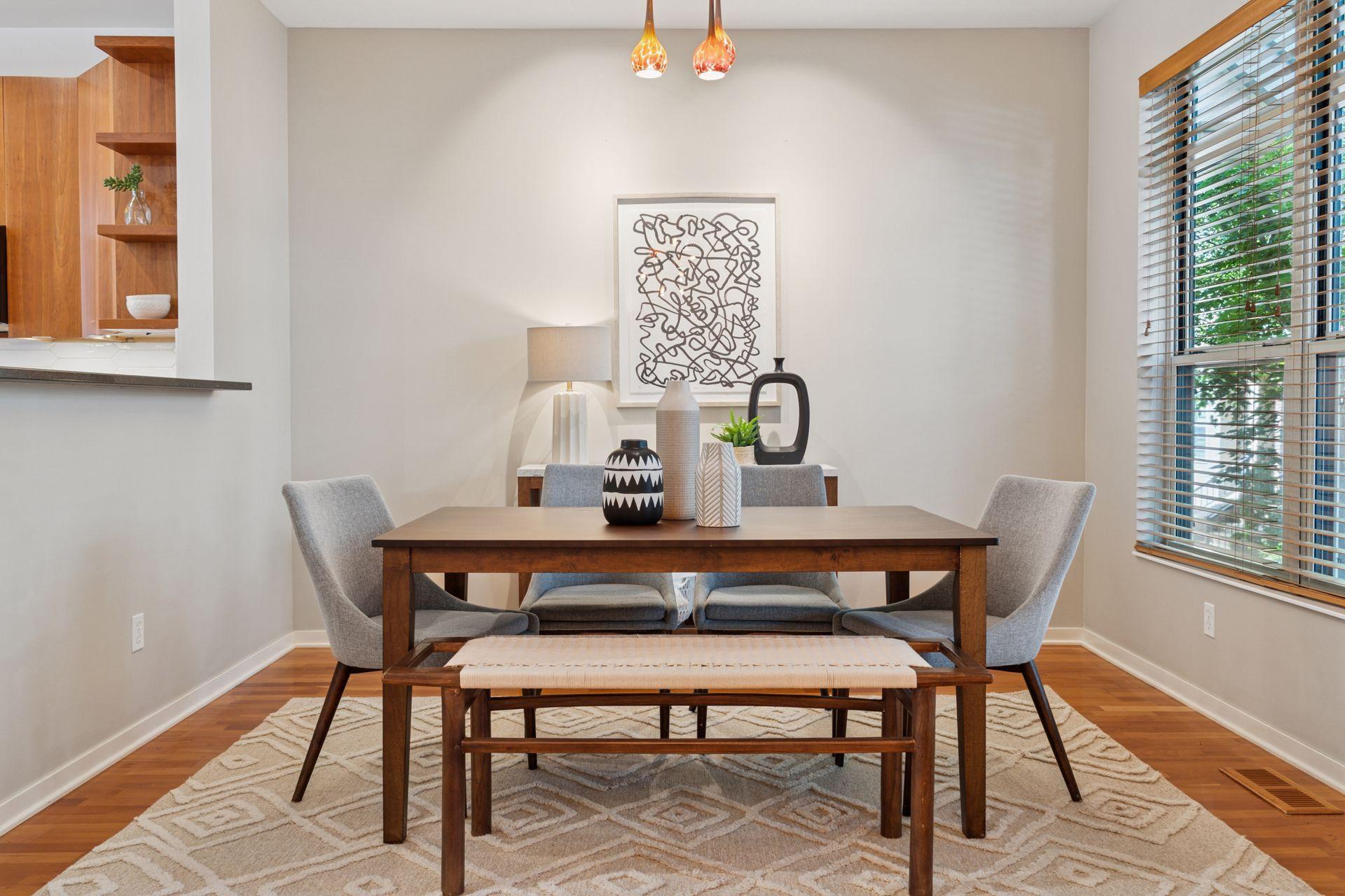 221 1st Avenue NE Unit: 27