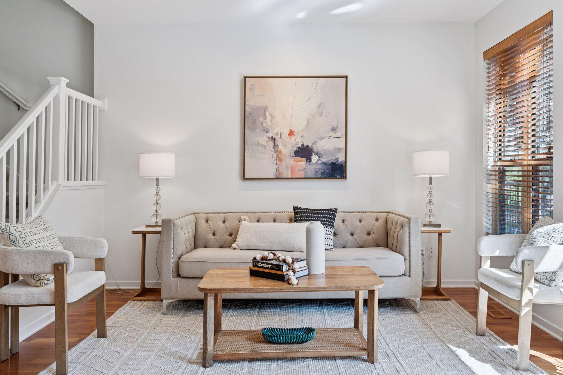 221 1st Avenue NE Unit: 27