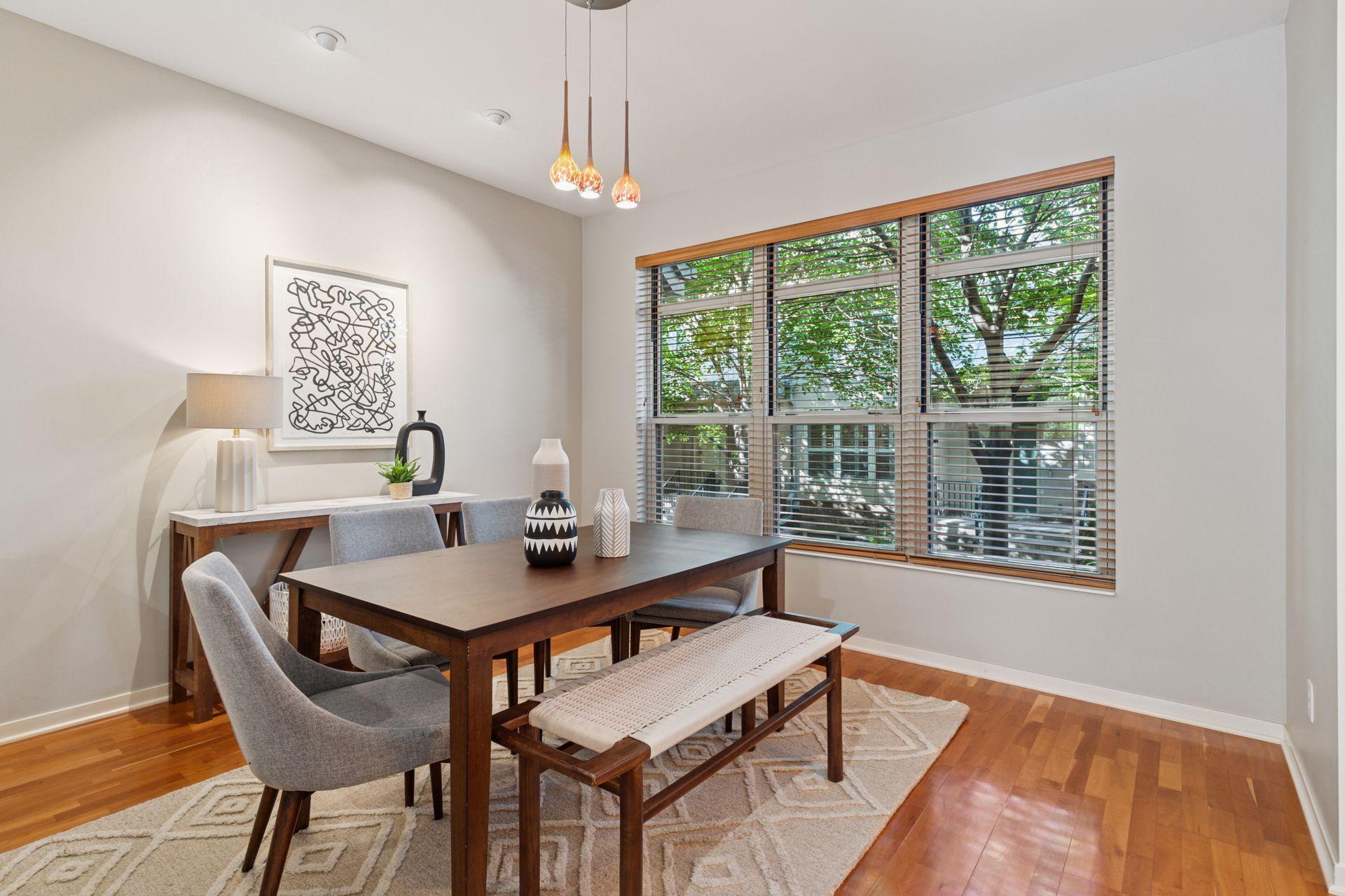 221 1st Avenue NE Unit: 27