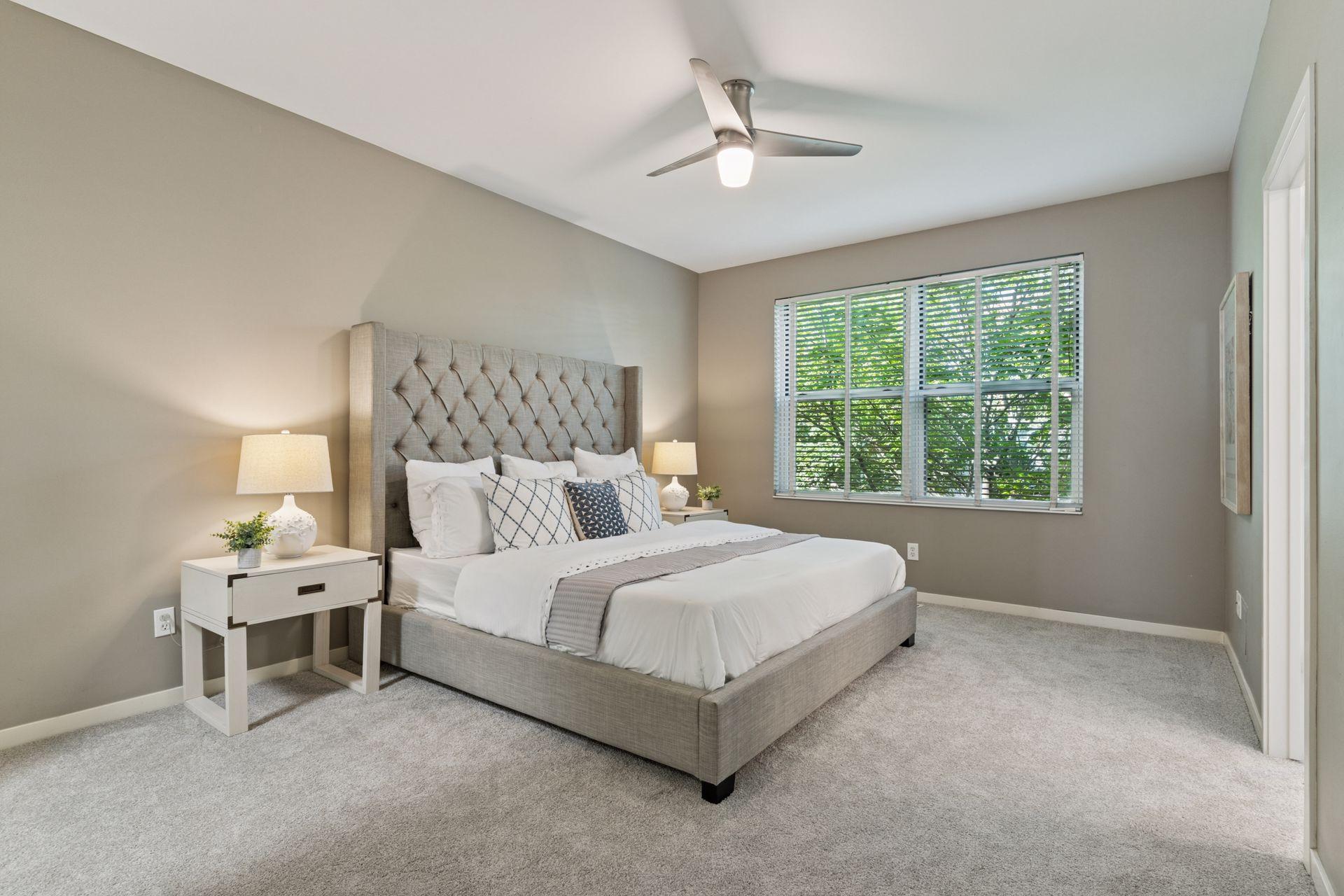 221 1st Avenue NE Unit: 27