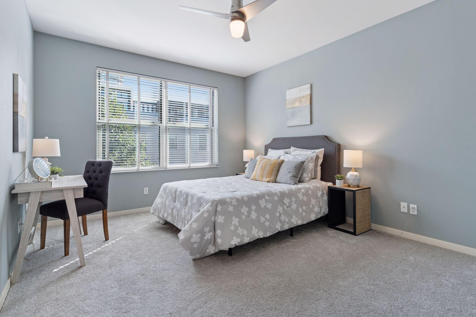 221 1st Avenue NE Unit: 27