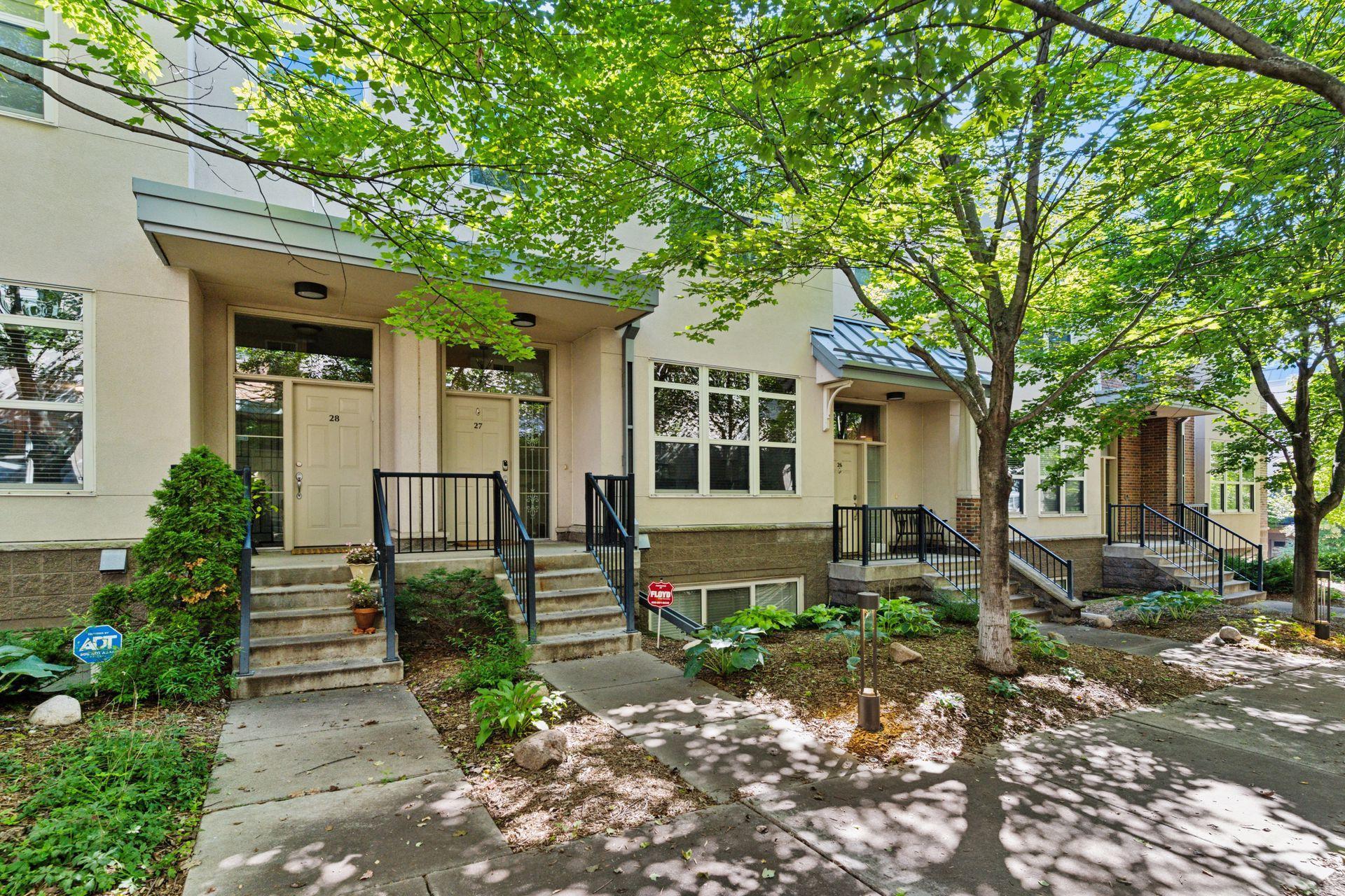221 1st Avenue NE Unit: 27