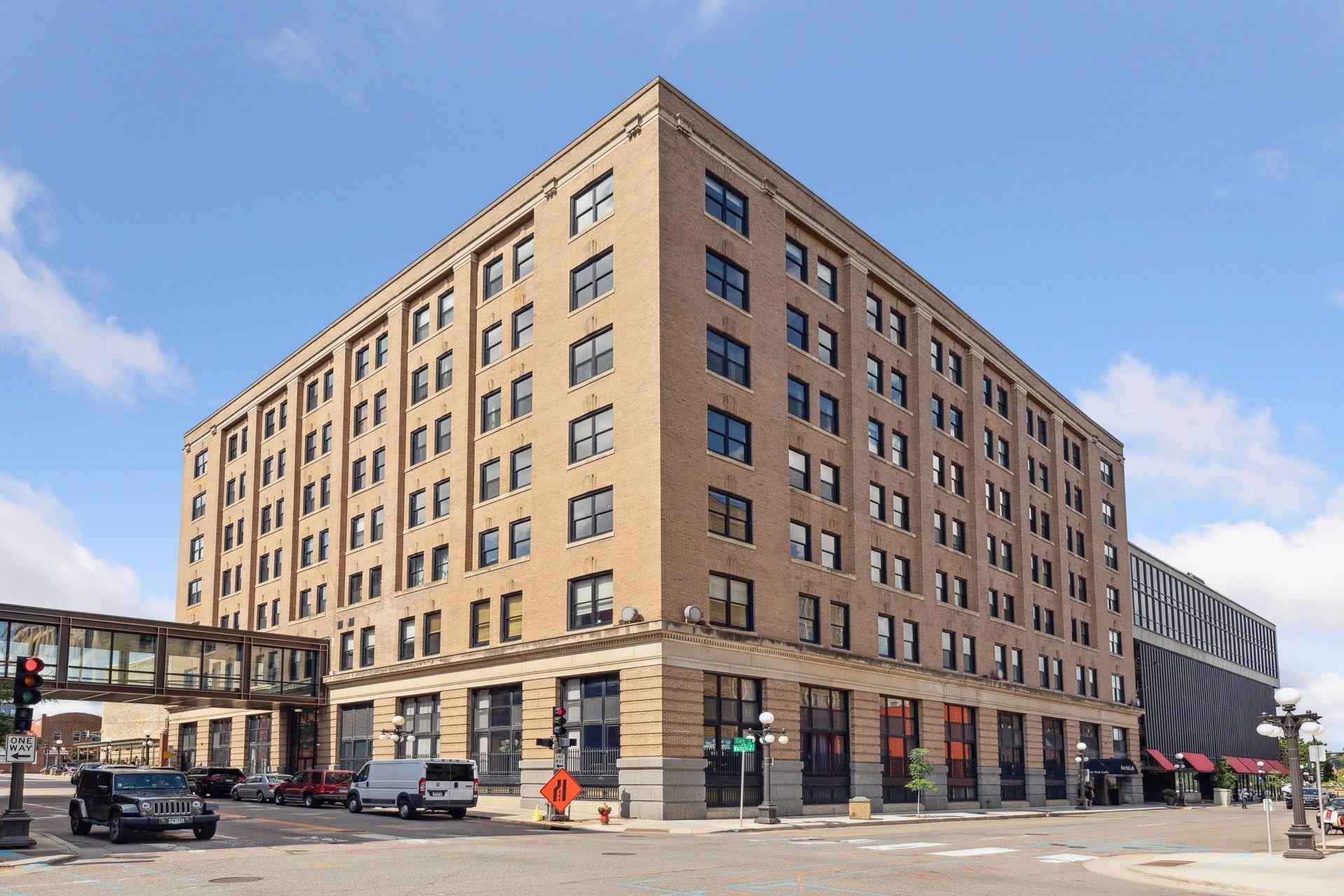 406 Wacouta Street Unit: 108