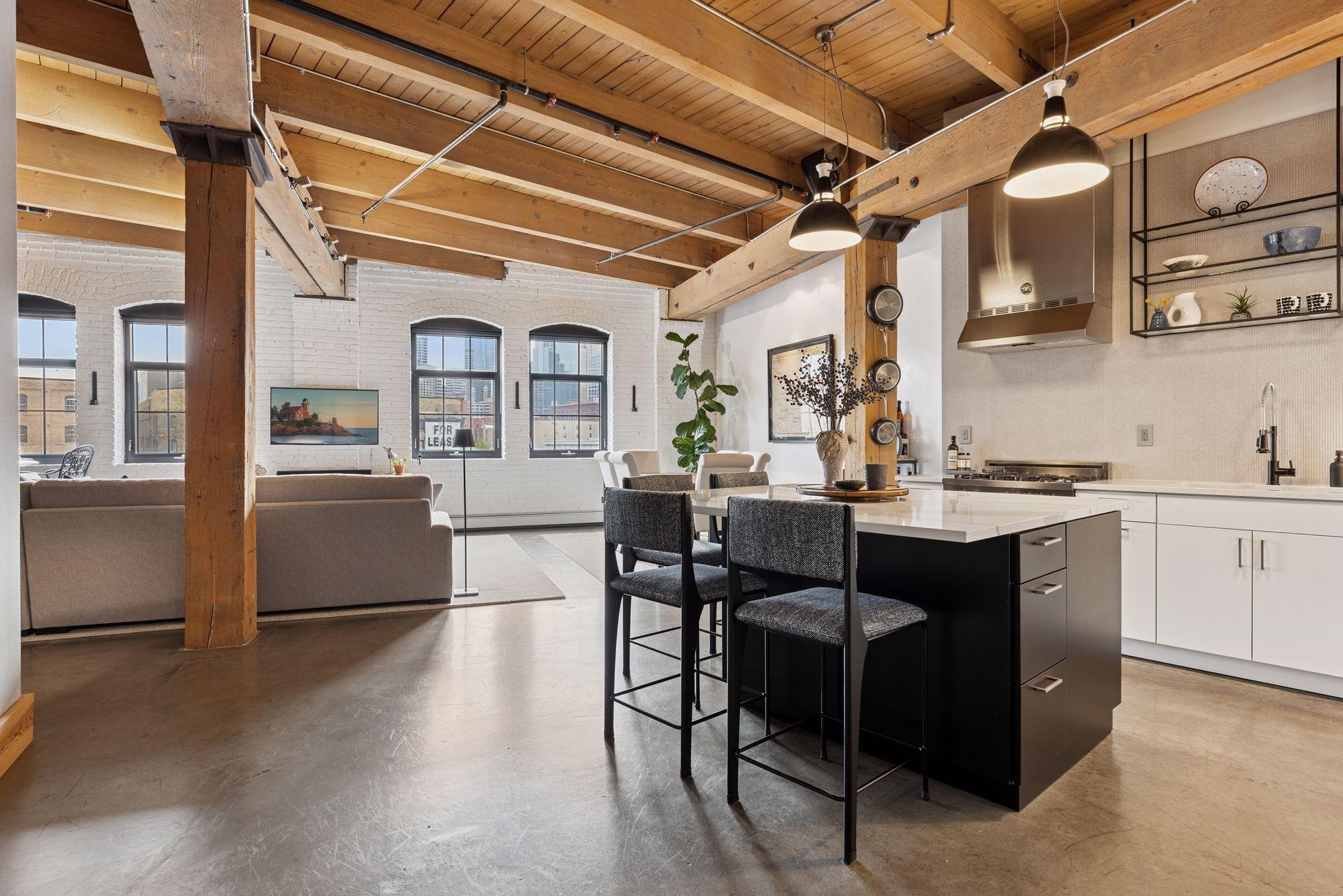 404 Washington Avenue N Unit: 402