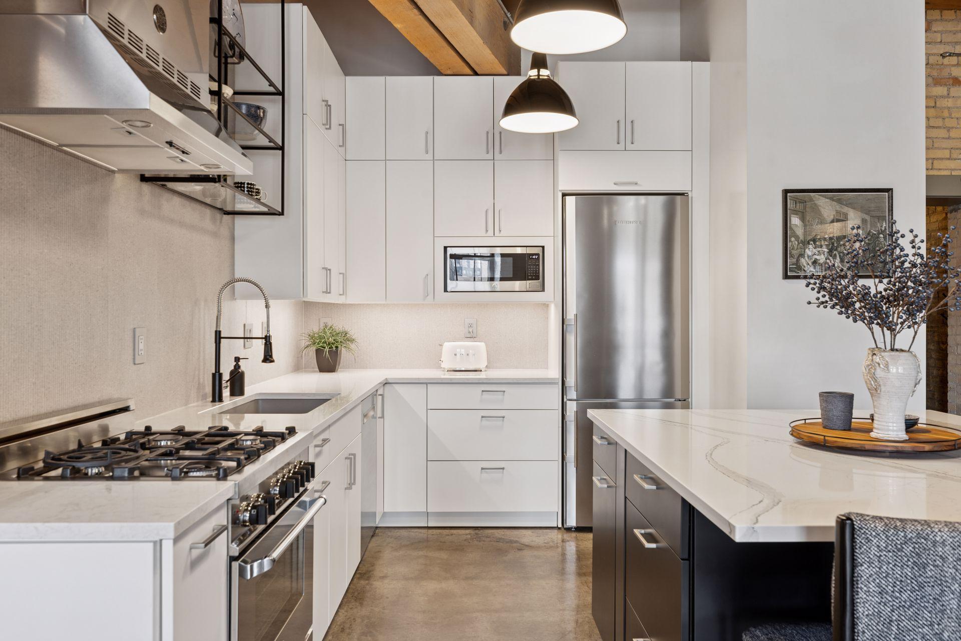 404 Washington Avenue N Unit: 402