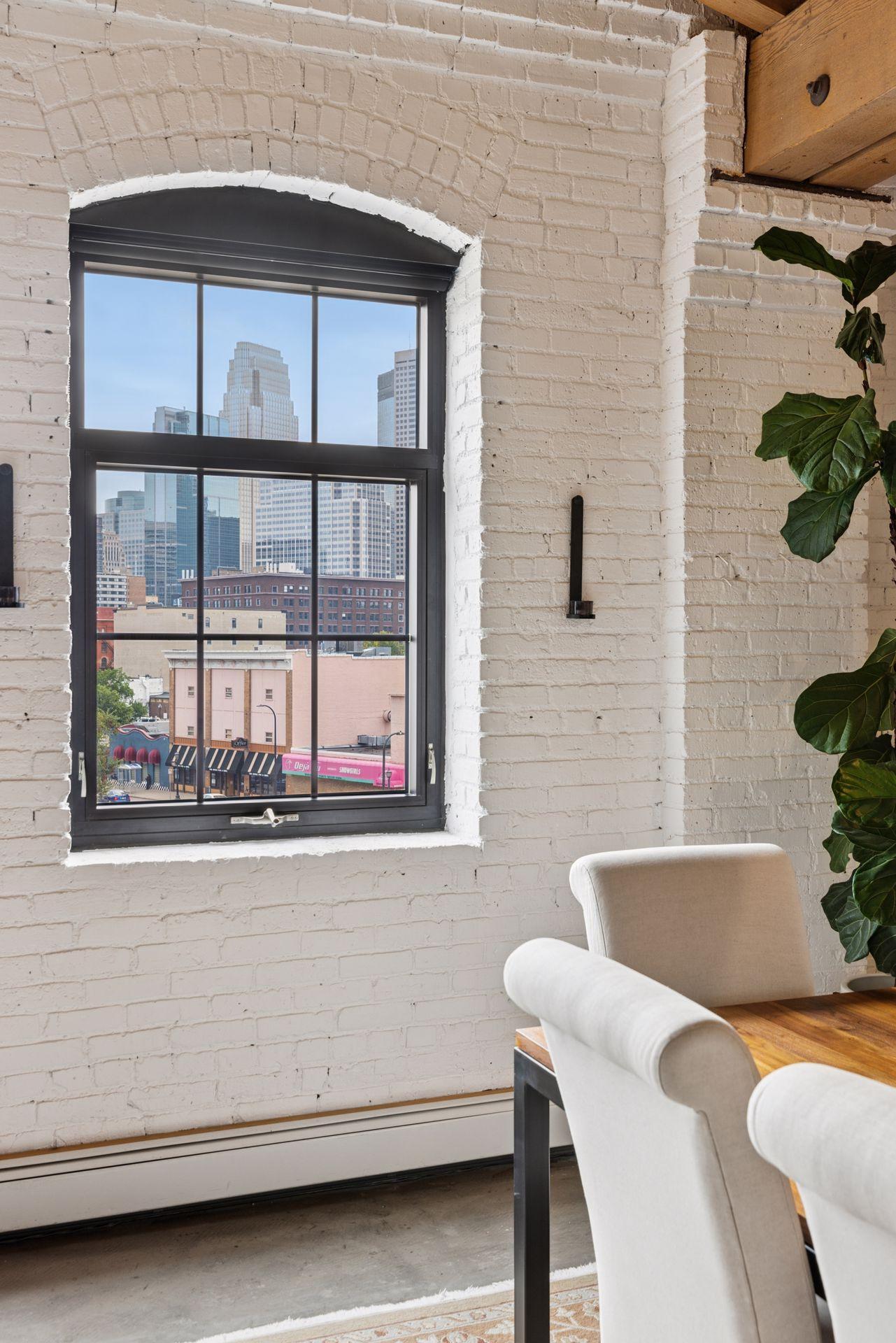 404 Washington Avenue N Unit: 402